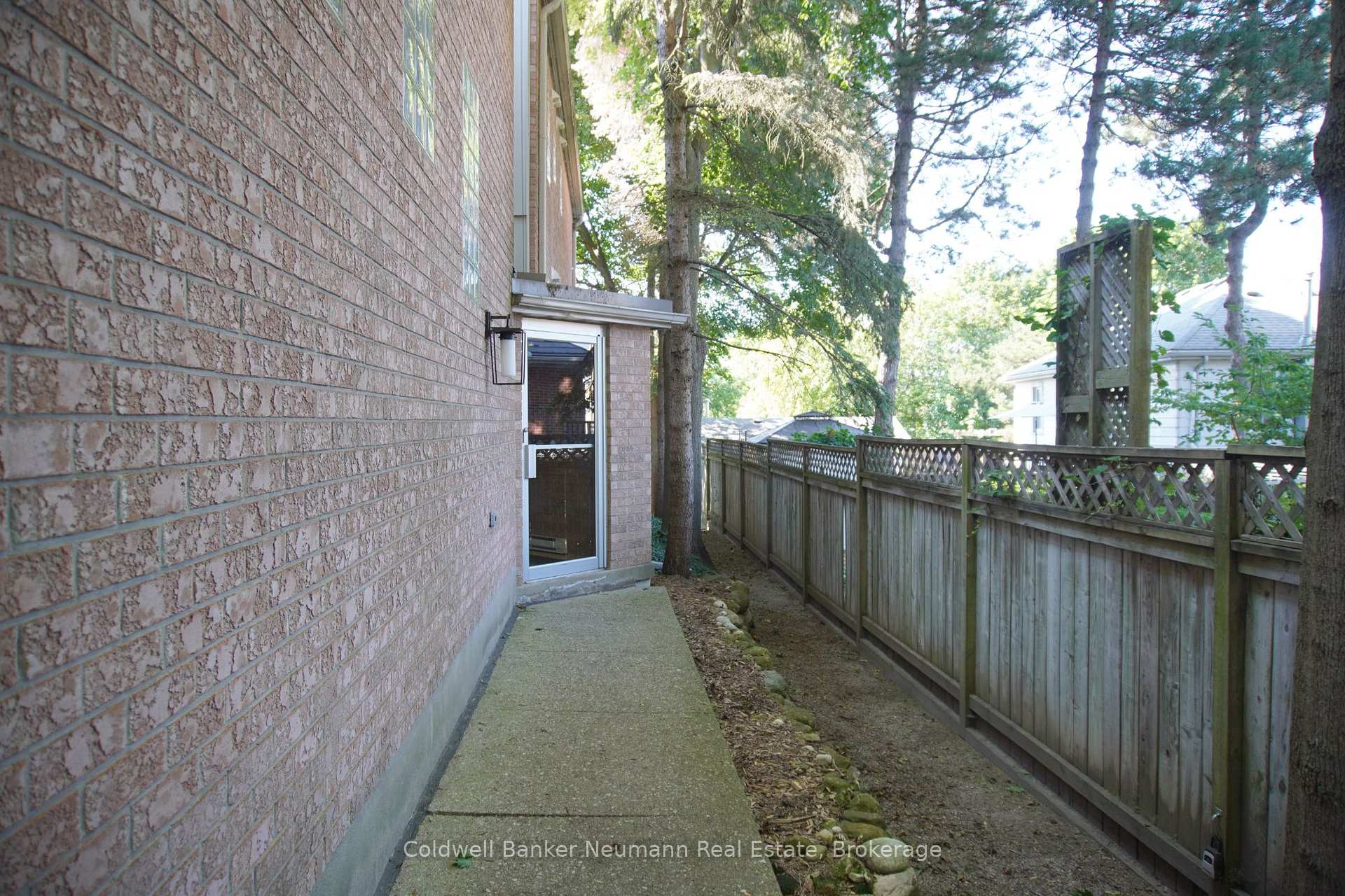 Photo 21 of Unit 101, 119 Water Street, Guelph, Dovercliffe Park/Old University — HOMEH