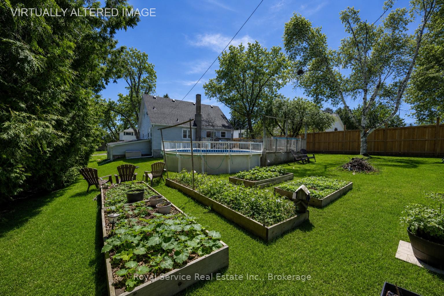 Photo 2 of 210 Shelbourne Street, Peterborough, Northcrest Ward 5 — HOMEH