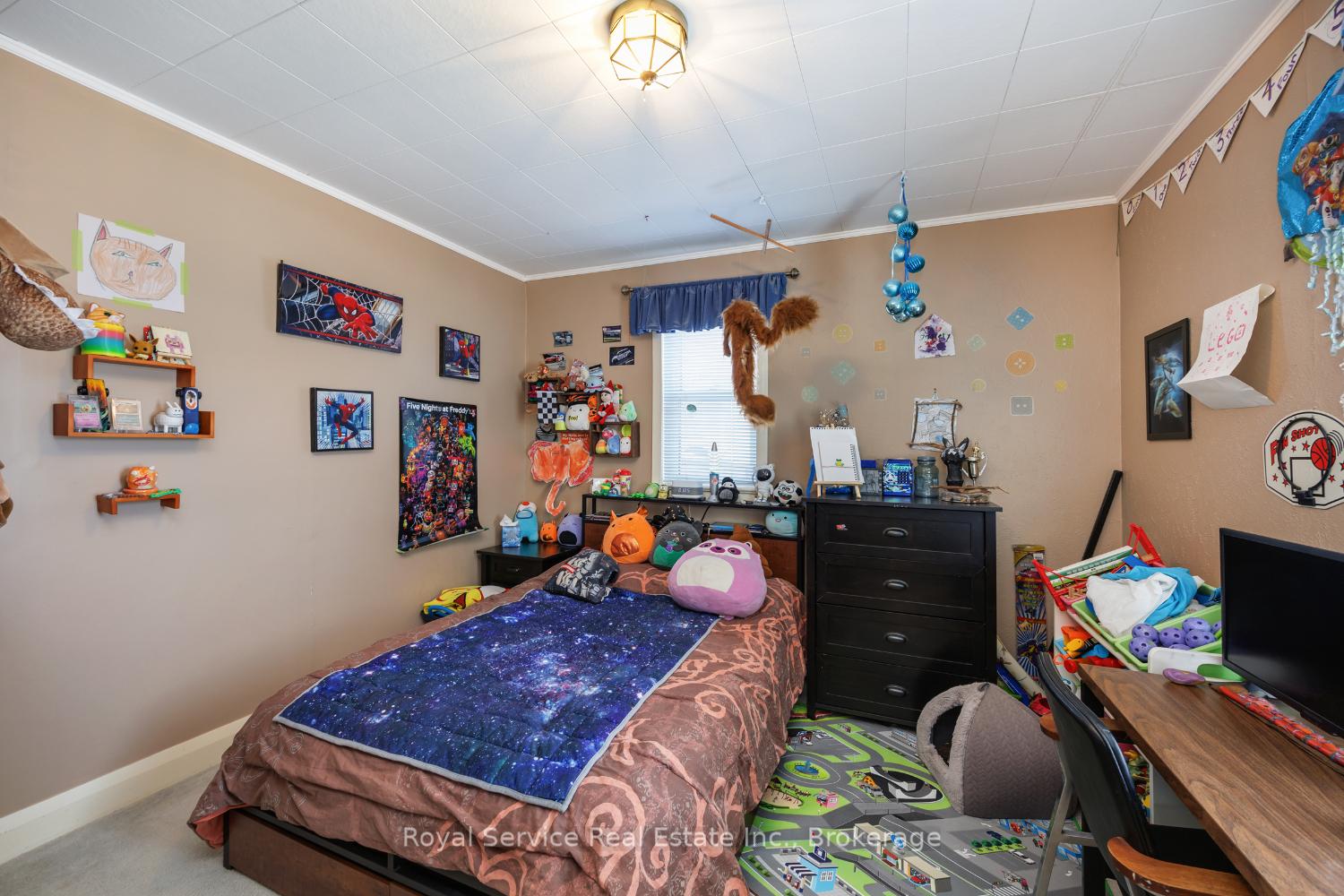 Photo 11 of 210 Shelbourne Street, Peterborough, Northcrest Ward 5 — HOMEH