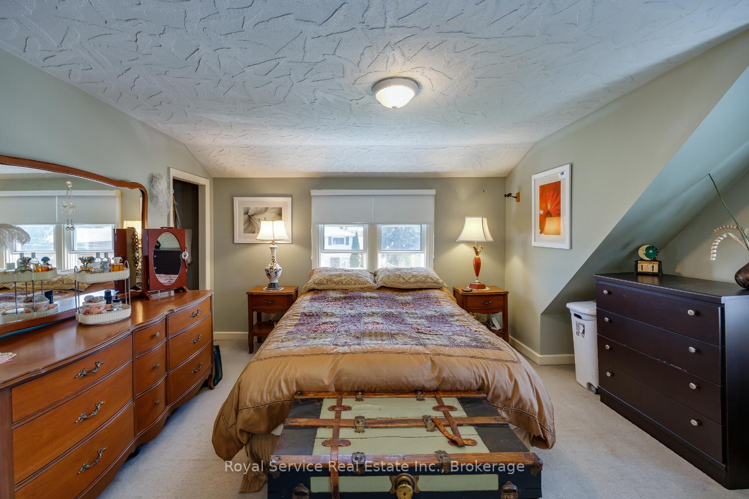 Photo 19 of 210 Shelbourne Street, Peterborough, Northcrest Ward 5 — HOMEH