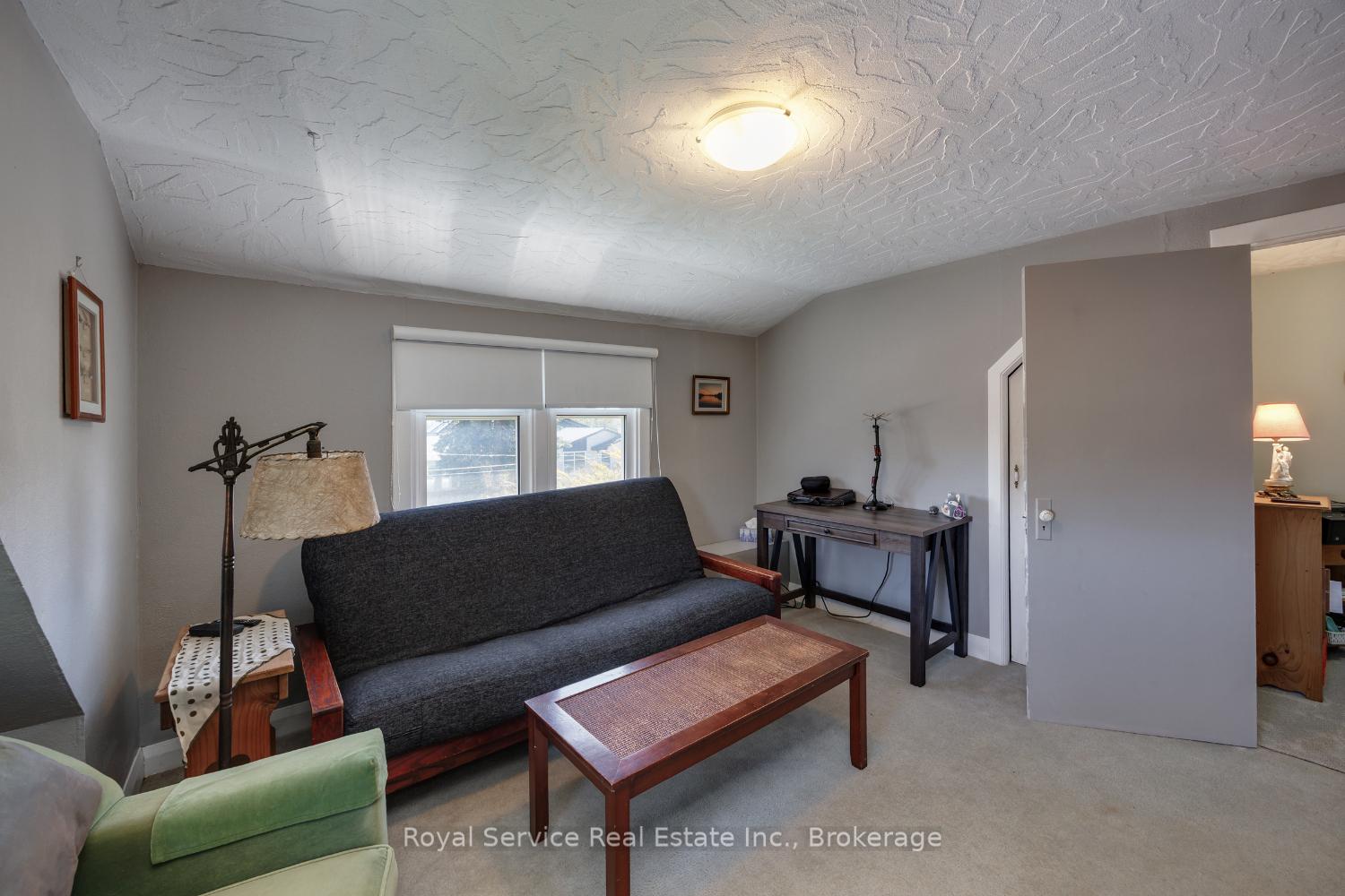 Photo 21 of 210 Shelbourne Street, Peterborough, Northcrest Ward 5 — HOMEH