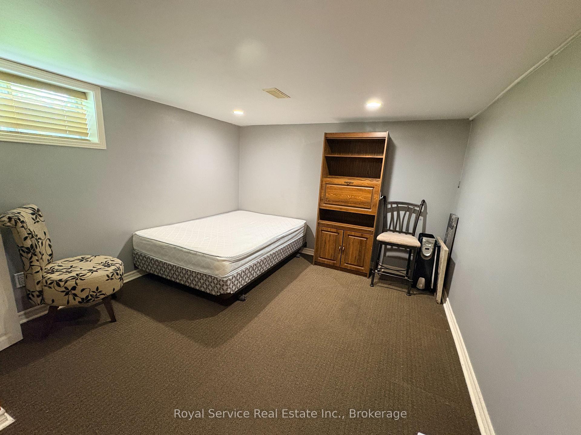 Photo 29 of 210 Shelbourne Street, Peterborough, Northcrest Ward 5 — HOMEH