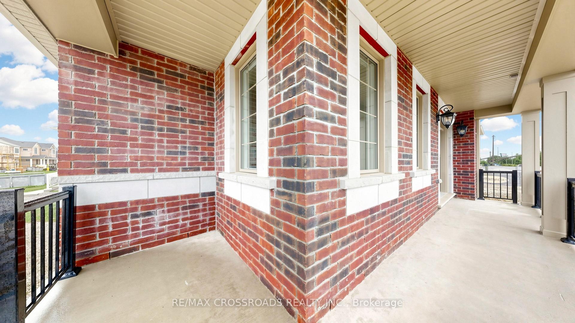 Photo 3 of 347 Berczy Green Drive, Markham, Rural Markham — HOMEH
