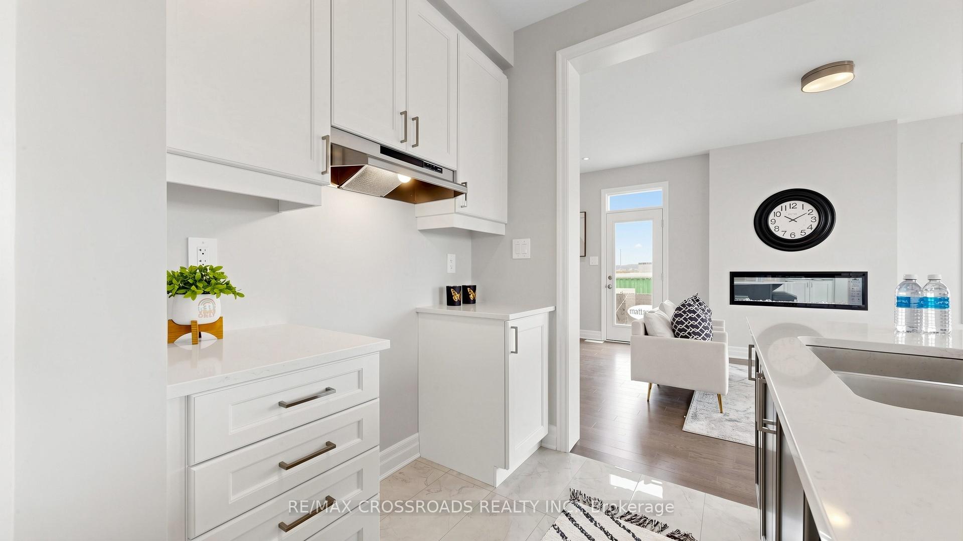 Photo 12 of 347 Berczy Green Drive, Markham, Rural Markham — HOMEH