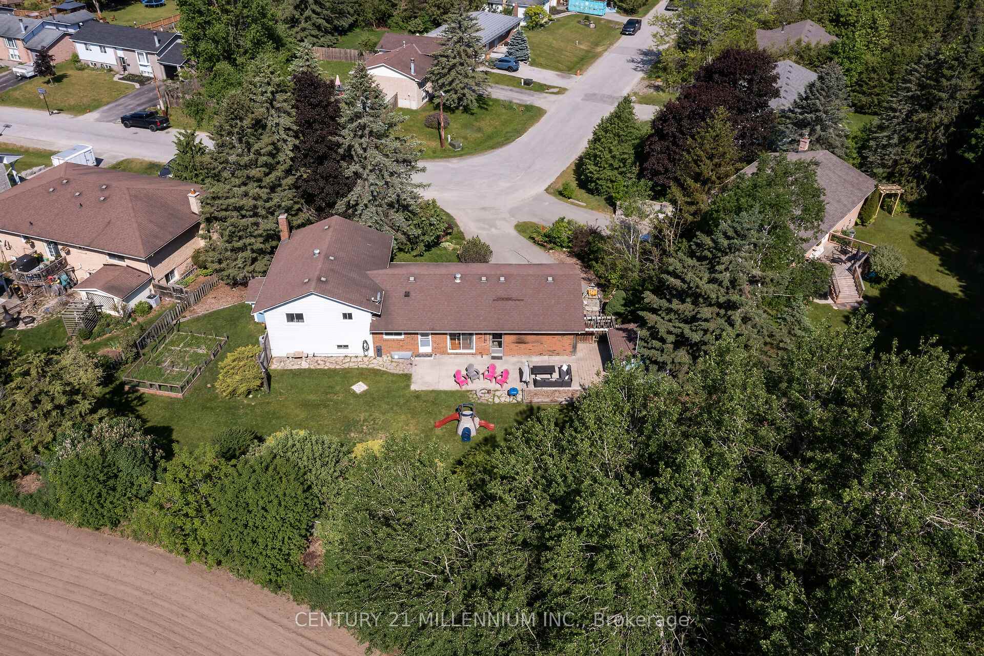 Photo 44 of 41 Douglas Crescent, Erin, Rural Erin — HOMEH