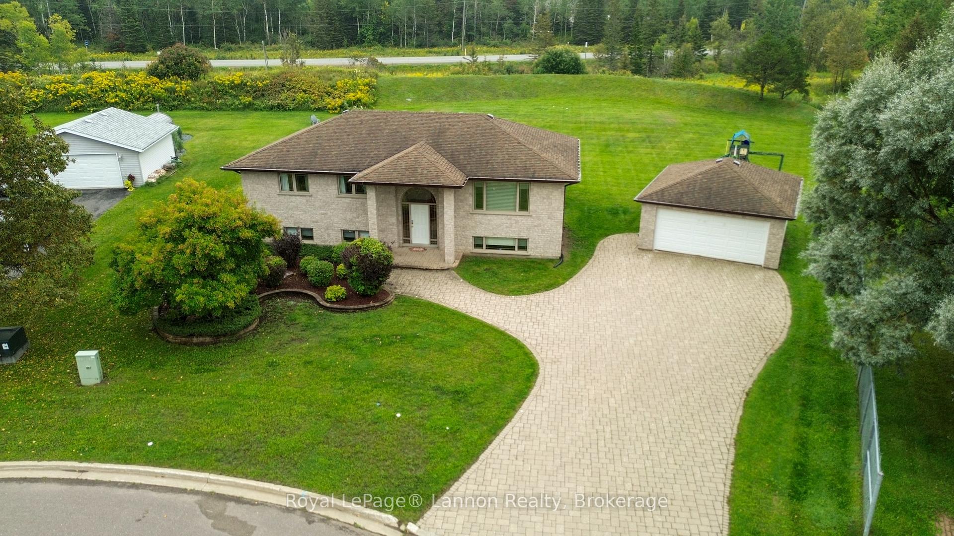 Photo 6 of 2196 Falconcrest Drive, Thunder Bay, Riverdale Road — HOMEH