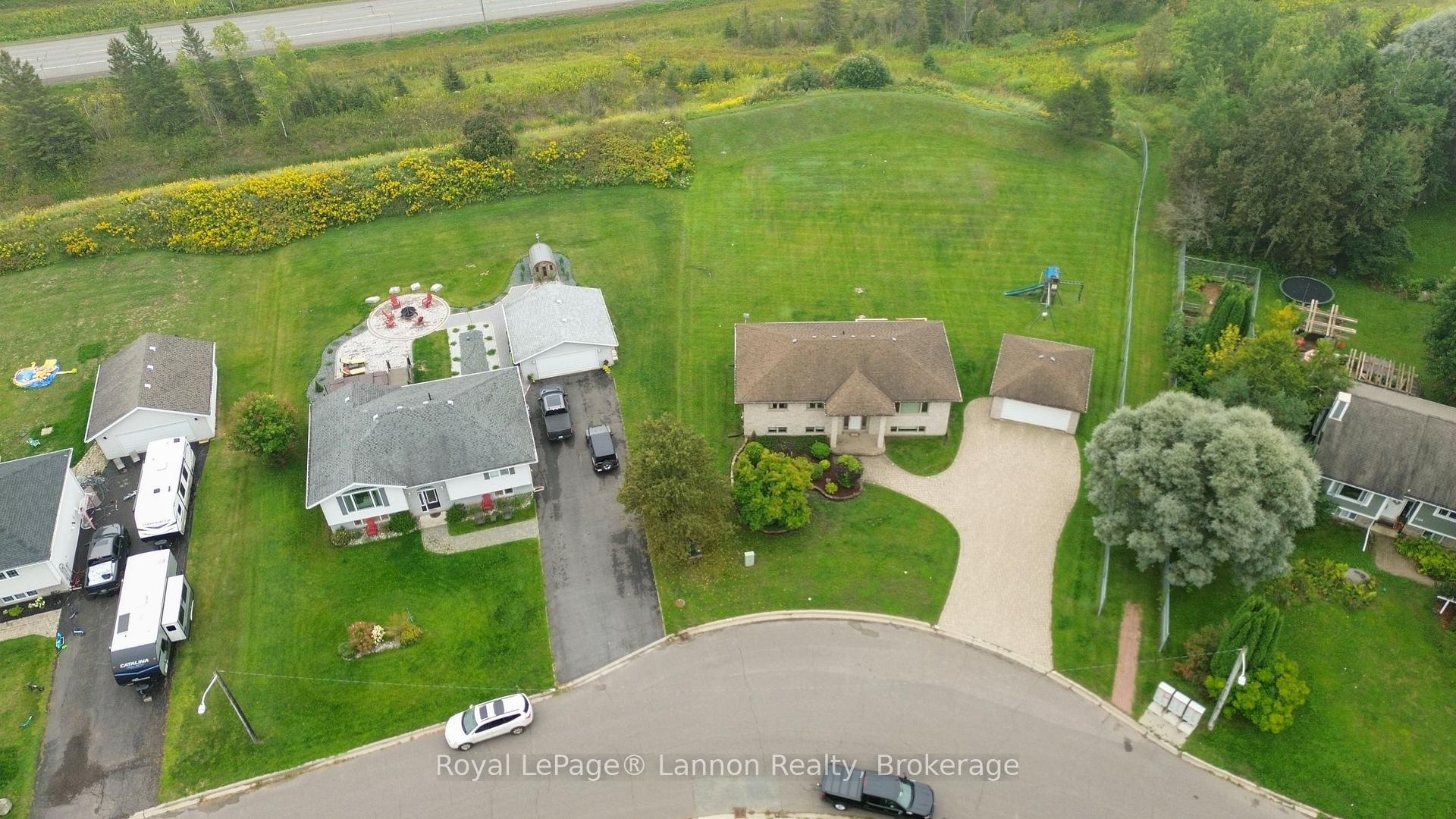 Photo 8 of 2196 Falconcrest Drive, Thunder Bay, Riverdale Road — HOMEH