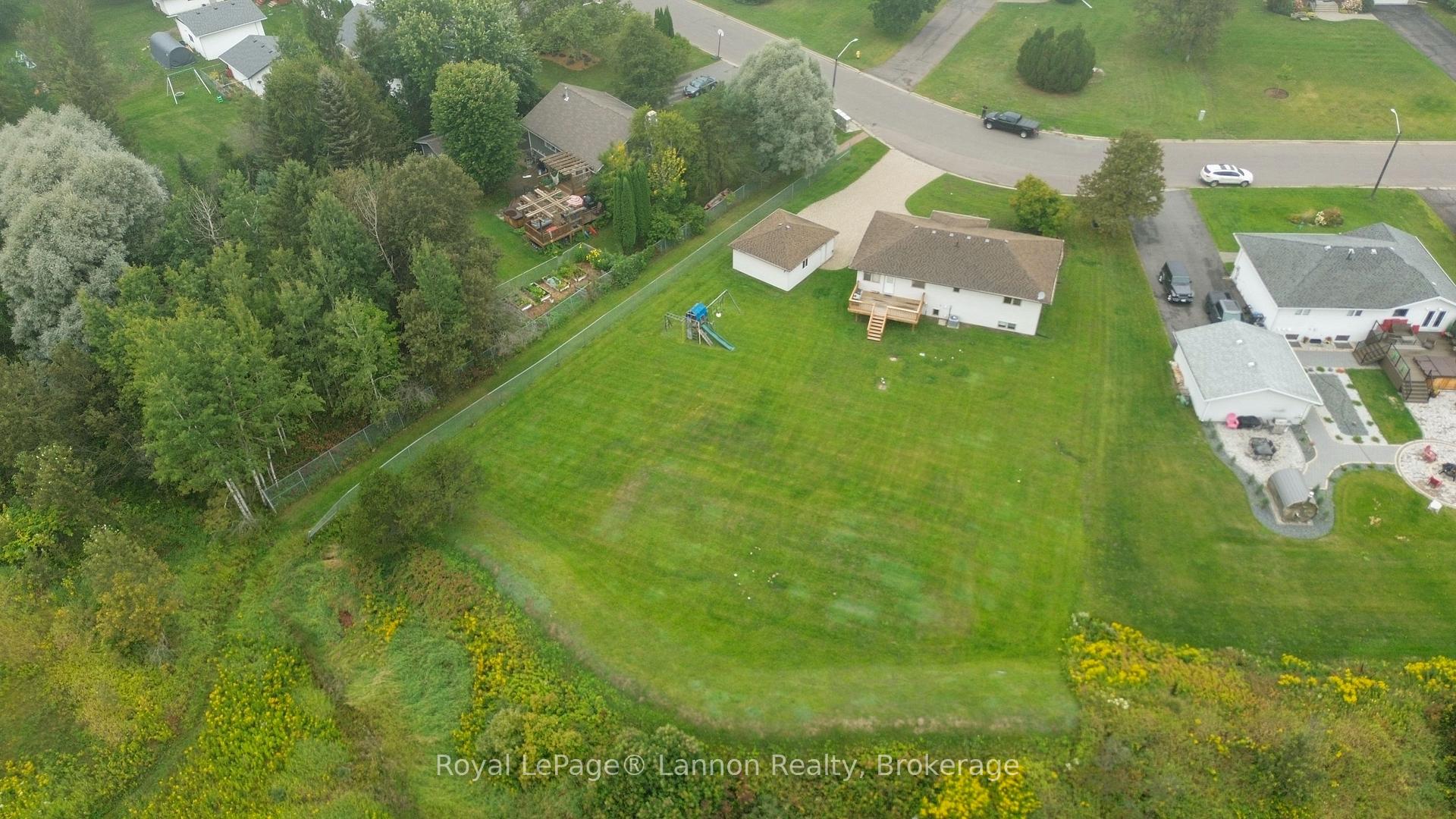 Photo 9 of 2196 Falconcrest Drive, Thunder Bay, Riverdale Road — HOMEH