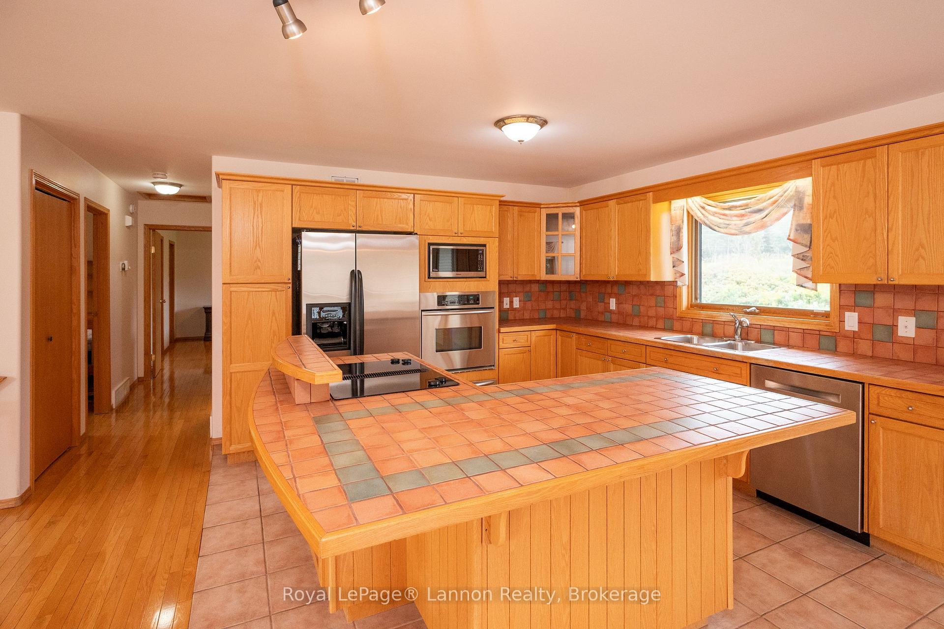 Photo 17 of 2196 Falconcrest Drive, Thunder Bay, Riverdale Road — HOMEH
