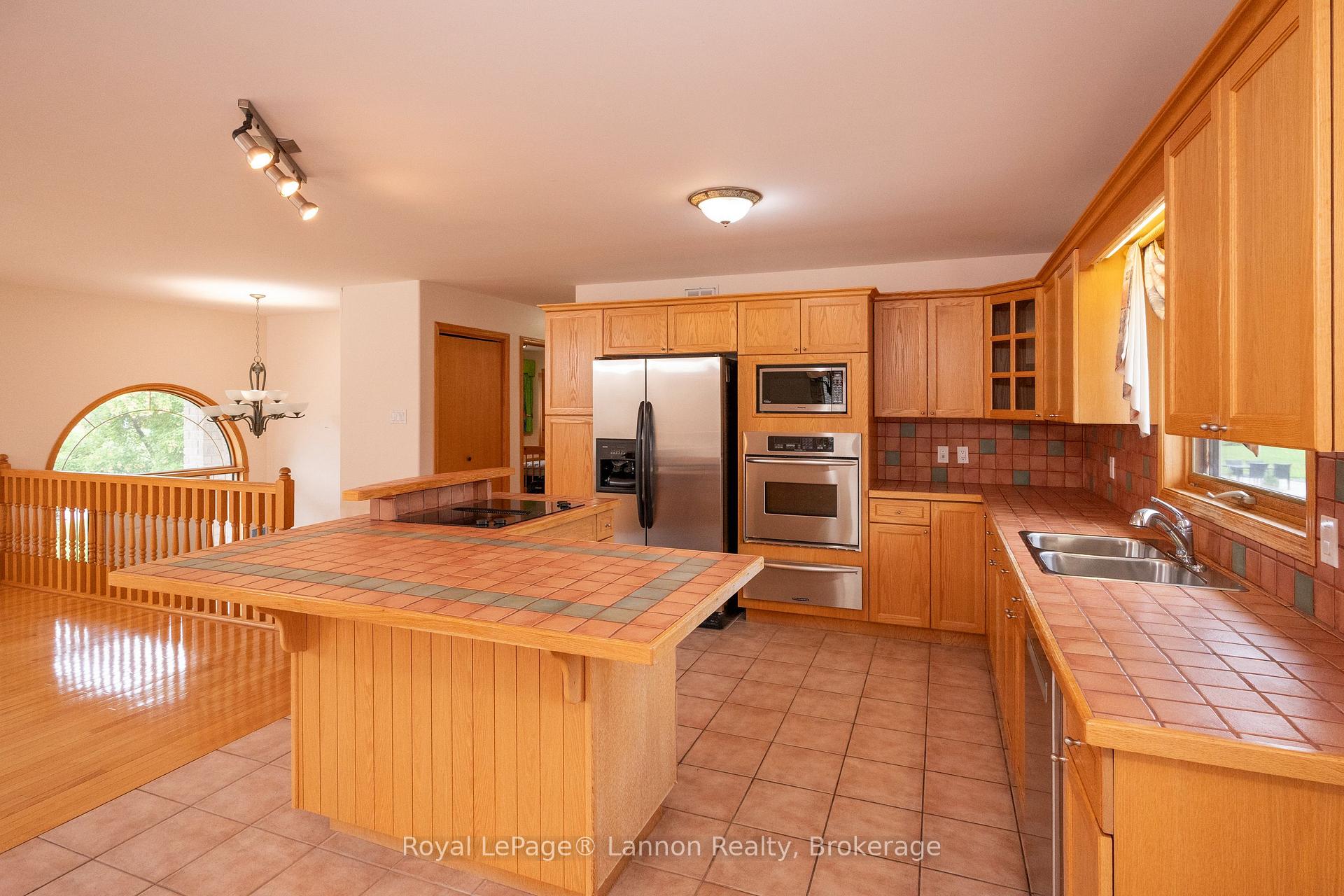 Photo 18 of 2196 Falconcrest Drive, Thunder Bay, Riverdale Road — HOMEH