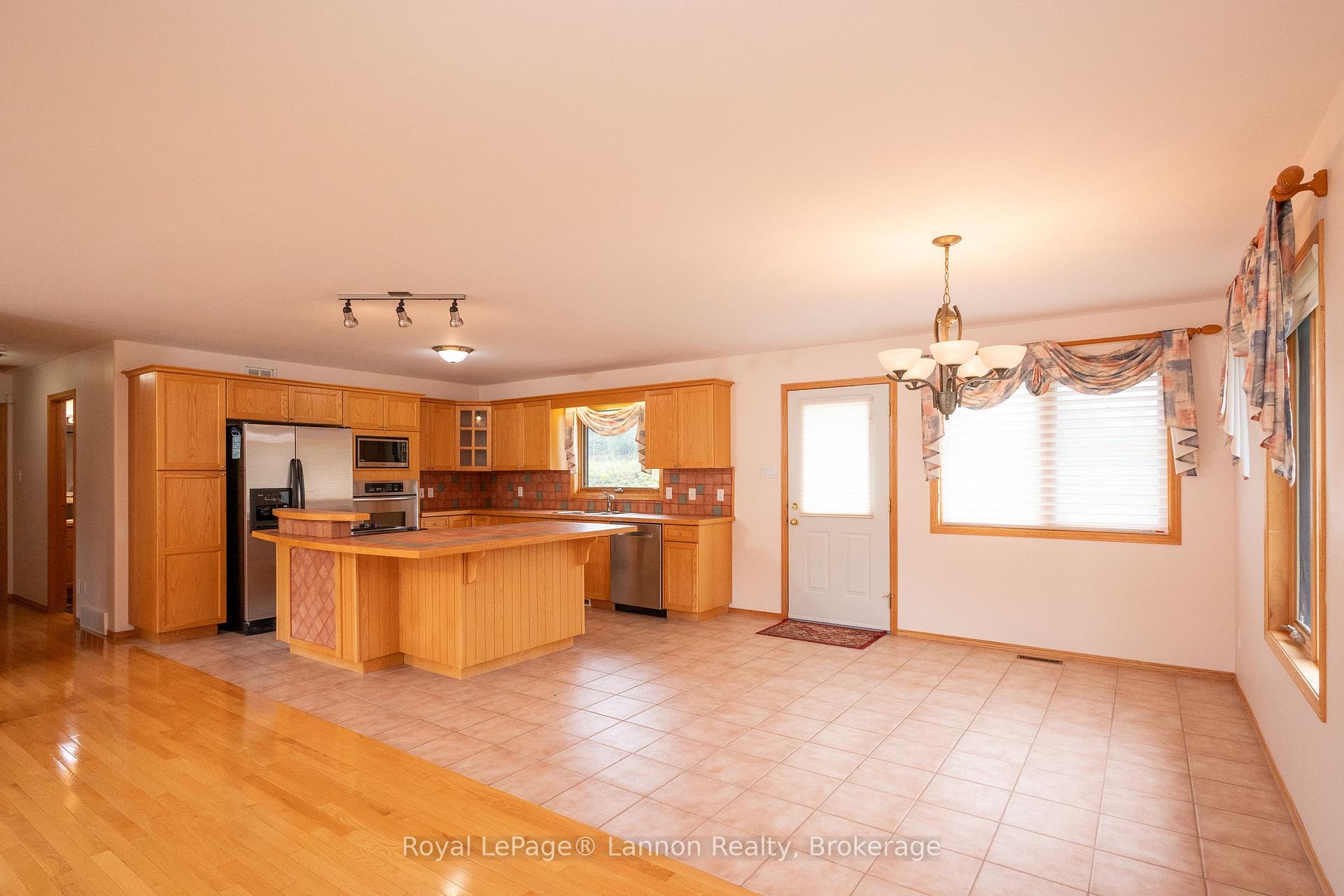 Photo 21 of 2196 Falconcrest Drive, Thunder Bay, Riverdale Road — HOMEH