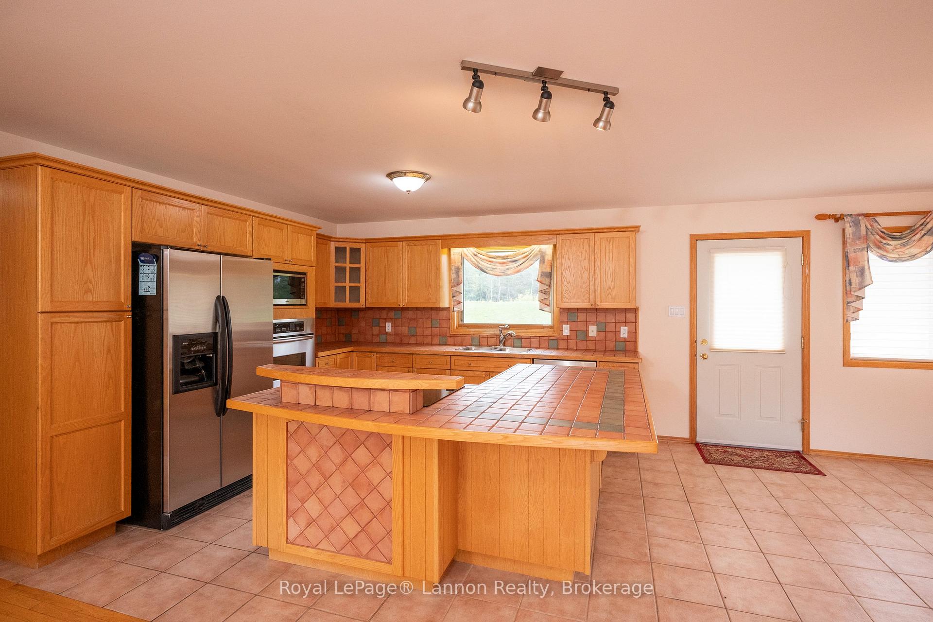 Photo 22 of 2196 Falconcrest Drive, Thunder Bay, Riverdale Road — HOMEH