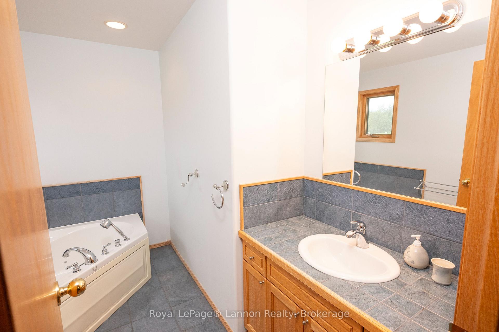Photo 33 of 2196 Falconcrest Drive, Thunder Bay, Riverdale Road — HOMEH