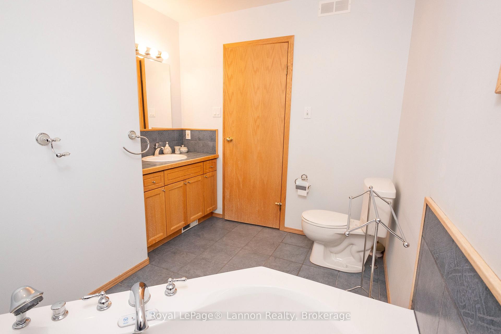 Photo 34 of 2196 Falconcrest Drive, Thunder Bay, Riverdale Road — HOMEH