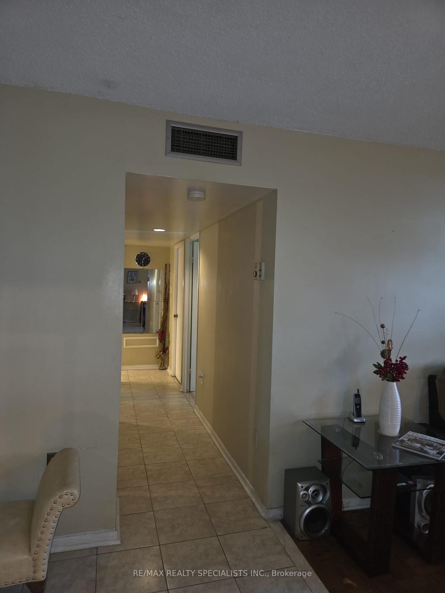 Photo 4 of Unit 103, 1705 Mccowan Road, Scarborough, Agincourt South-Malvern West — HOMEH