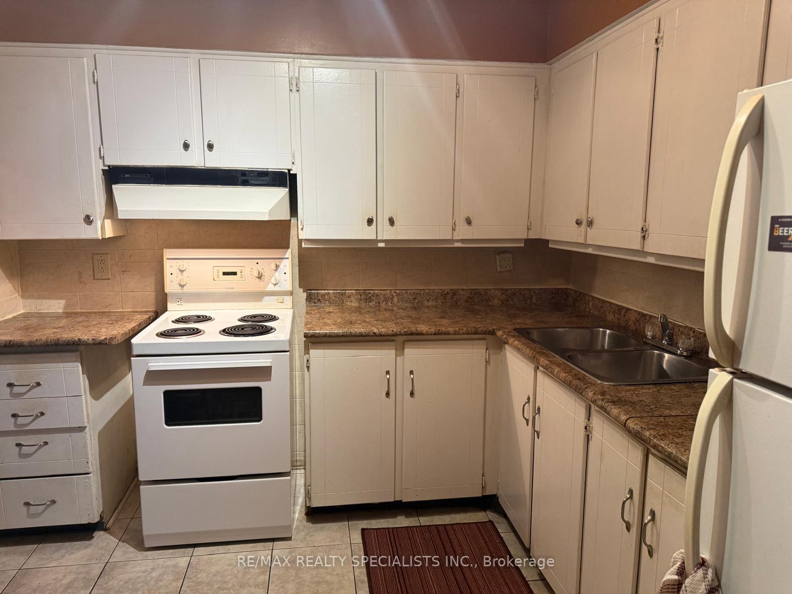 Photo 5 of Unit 103, 1705 Mccowan Road, Scarborough, Agincourt South-Malvern West — HOMEH