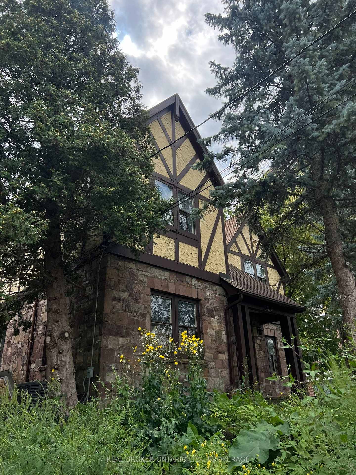 Photo 2 of 320 2nd Street E, Cornwall, Cornwall — HOMEH