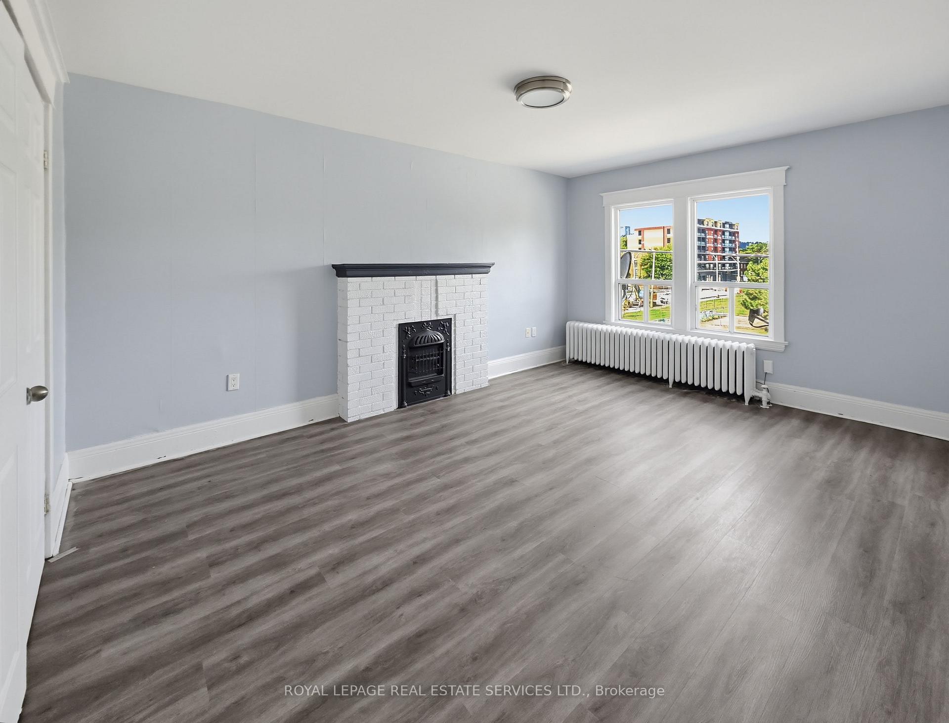 Photo 2 of Unit 8, 8 Ottawa Street N, Hamilton, Crown Point — HOMEH