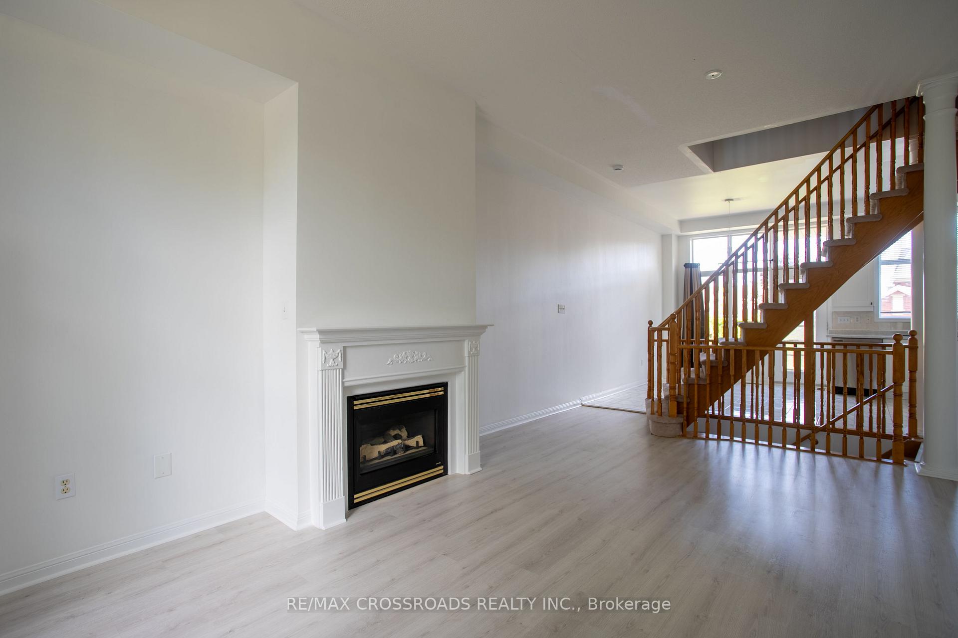 Photo 6 of 53 Cornell Park Avenue, Markham, Cornell — HOMEH