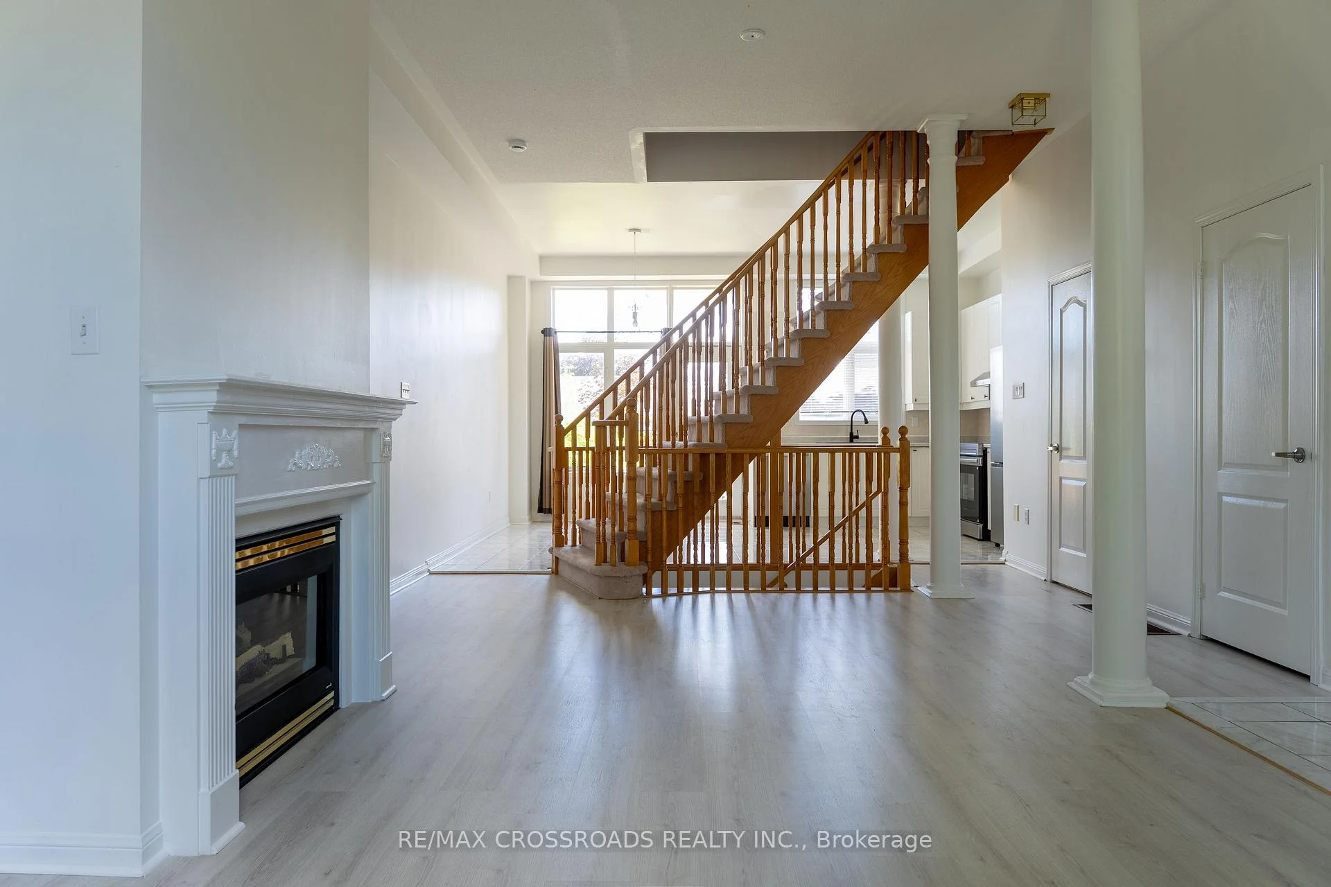 Photo 5 of 53 Cornell Park Avenue, Markham, Cornell — HOMEH
