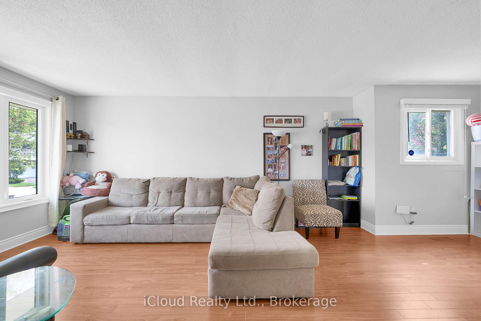 Photo 4 of 83 Fairglen Avenue, Brampton, Brampton West — HOMEH