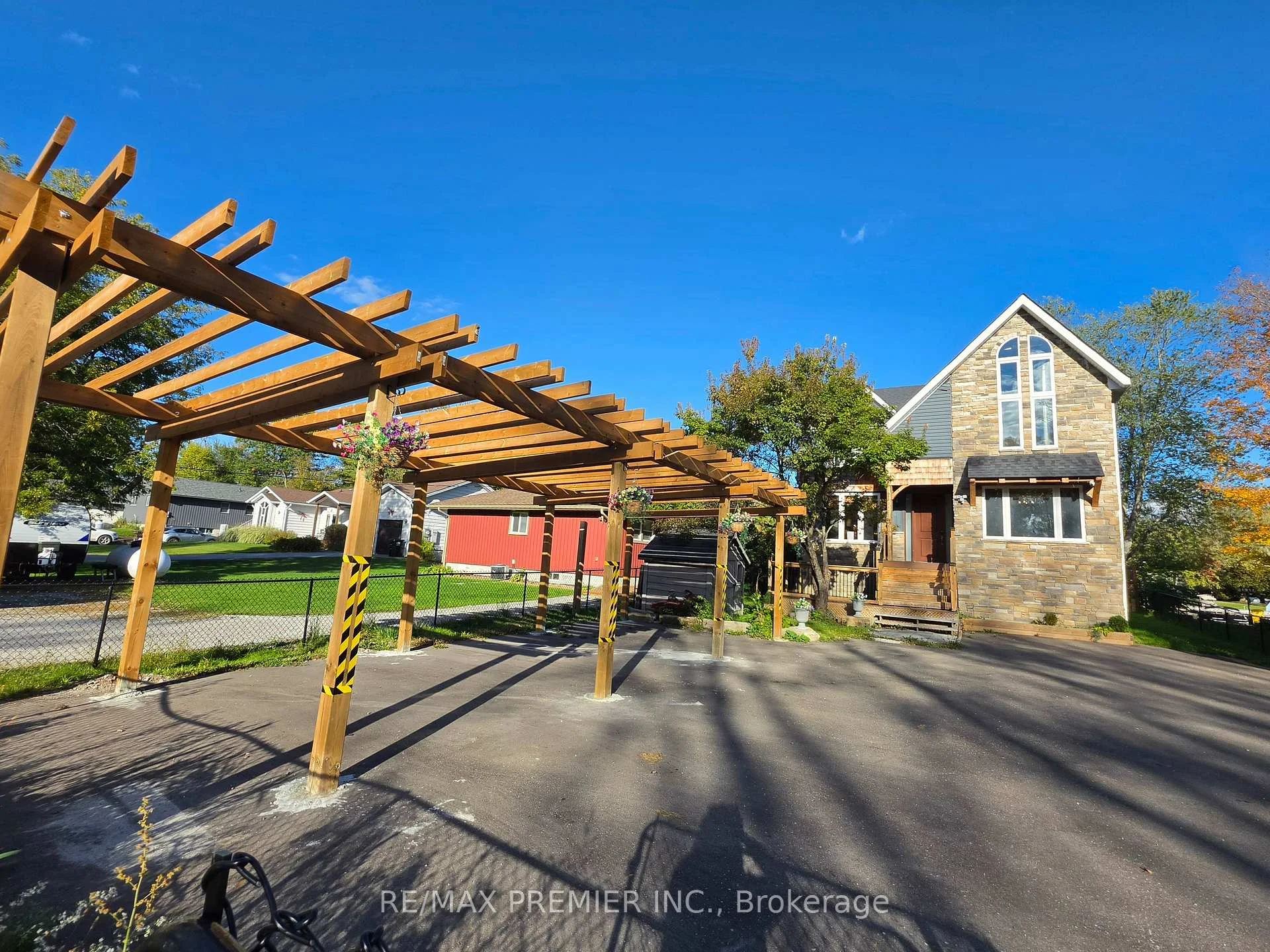 Photo of 1651 Peninsula Pt Road