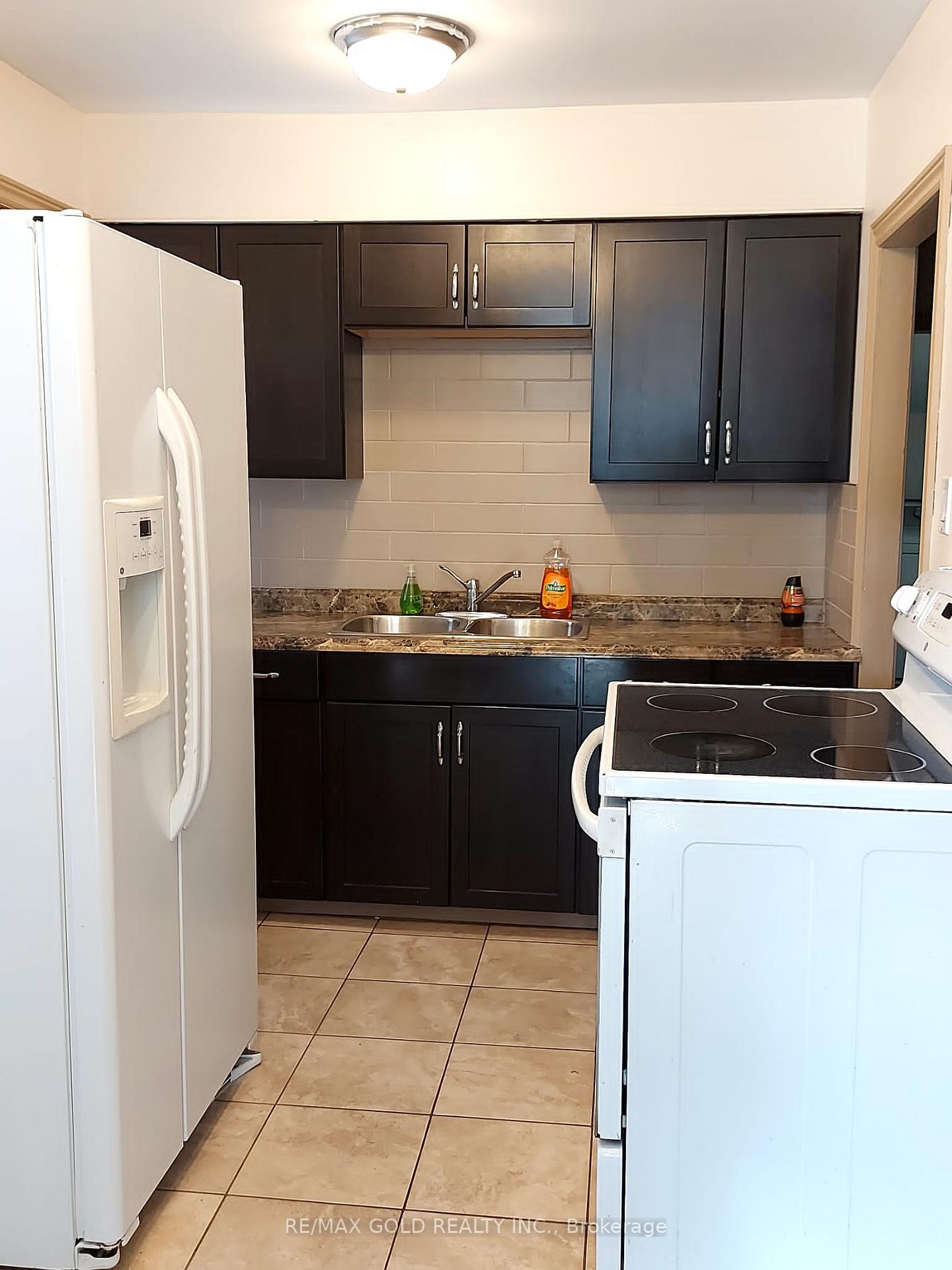Photo 6 of 1315 Partington Avenue, Windsor, Windsor University District — HOMEH