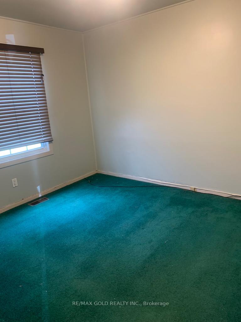 Photo 8 of 1315 Partington Avenue, Windsor, Windsor University District — HOMEH