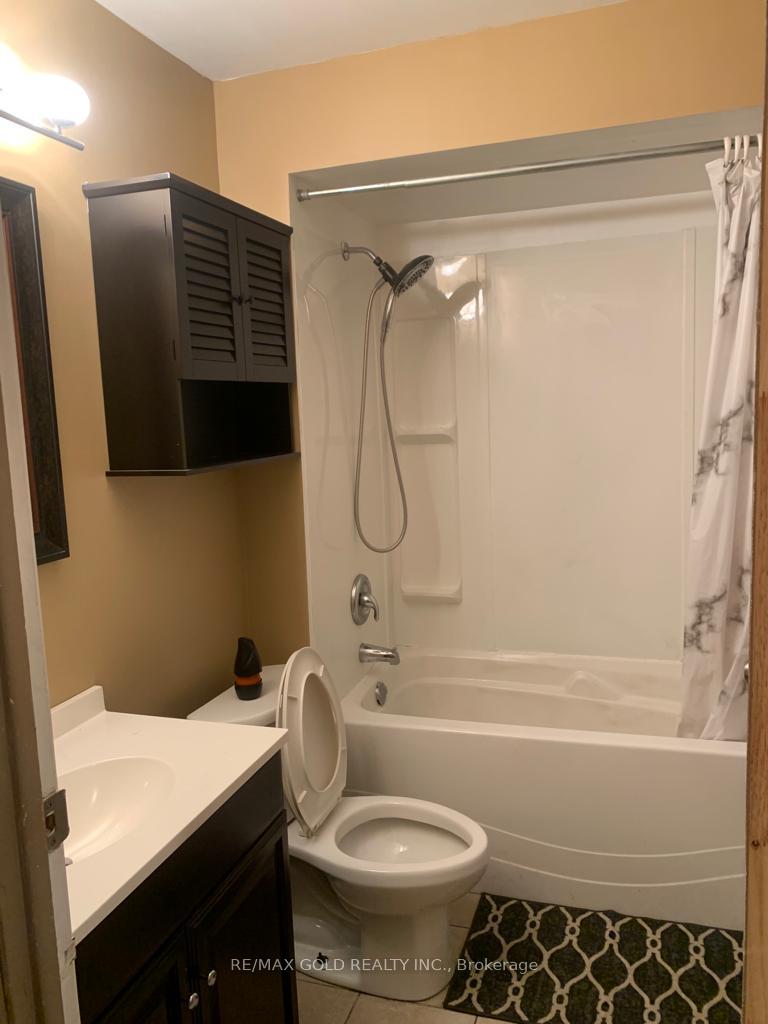 Photo 10 of 1315 Partington Avenue, Windsor, Windsor University District — HOMEH