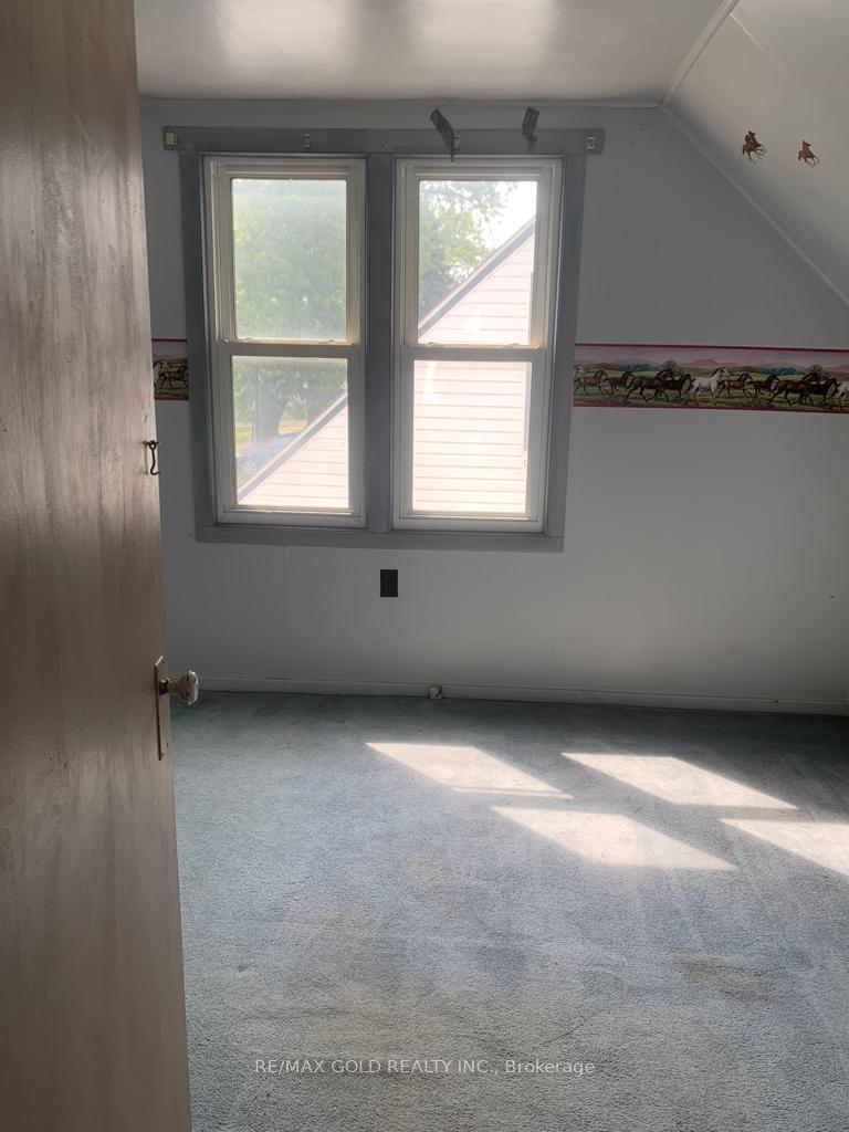 Photo 16 of 1315 Partington Avenue, Windsor, Windsor University District — HOMEH