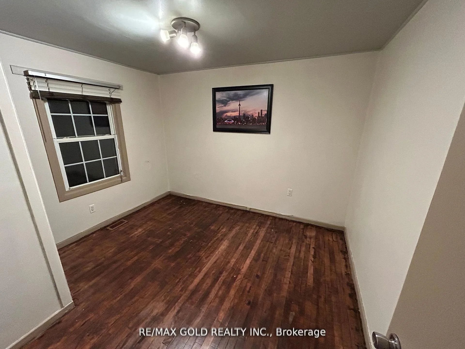 Photo 13 of 1315 Partington Avenue, Windsor, Windsor University District — HOMEH