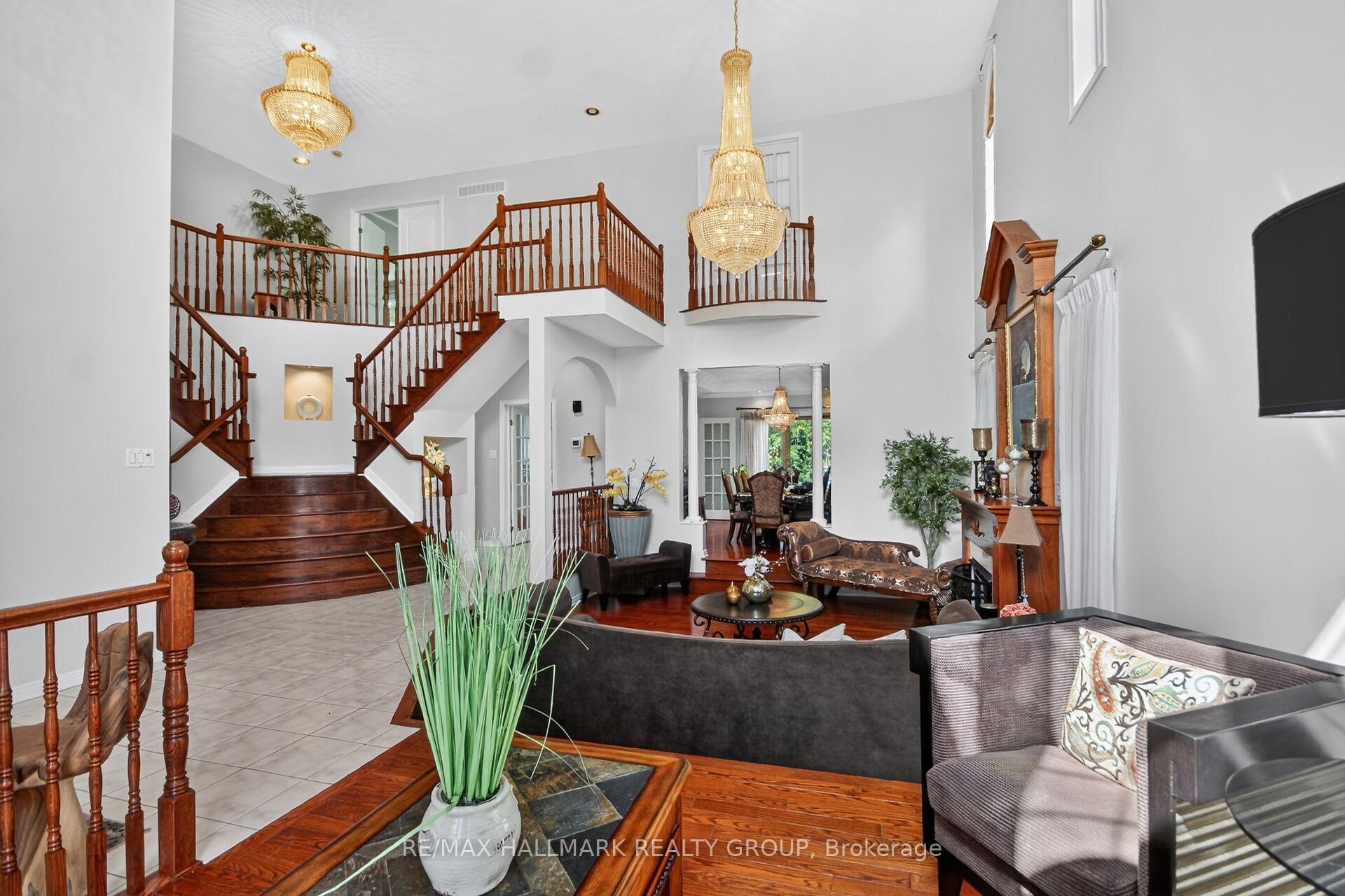 Photo 5 of 11 Taj Court, Ottawa, Hunt Club Park — HOMEH