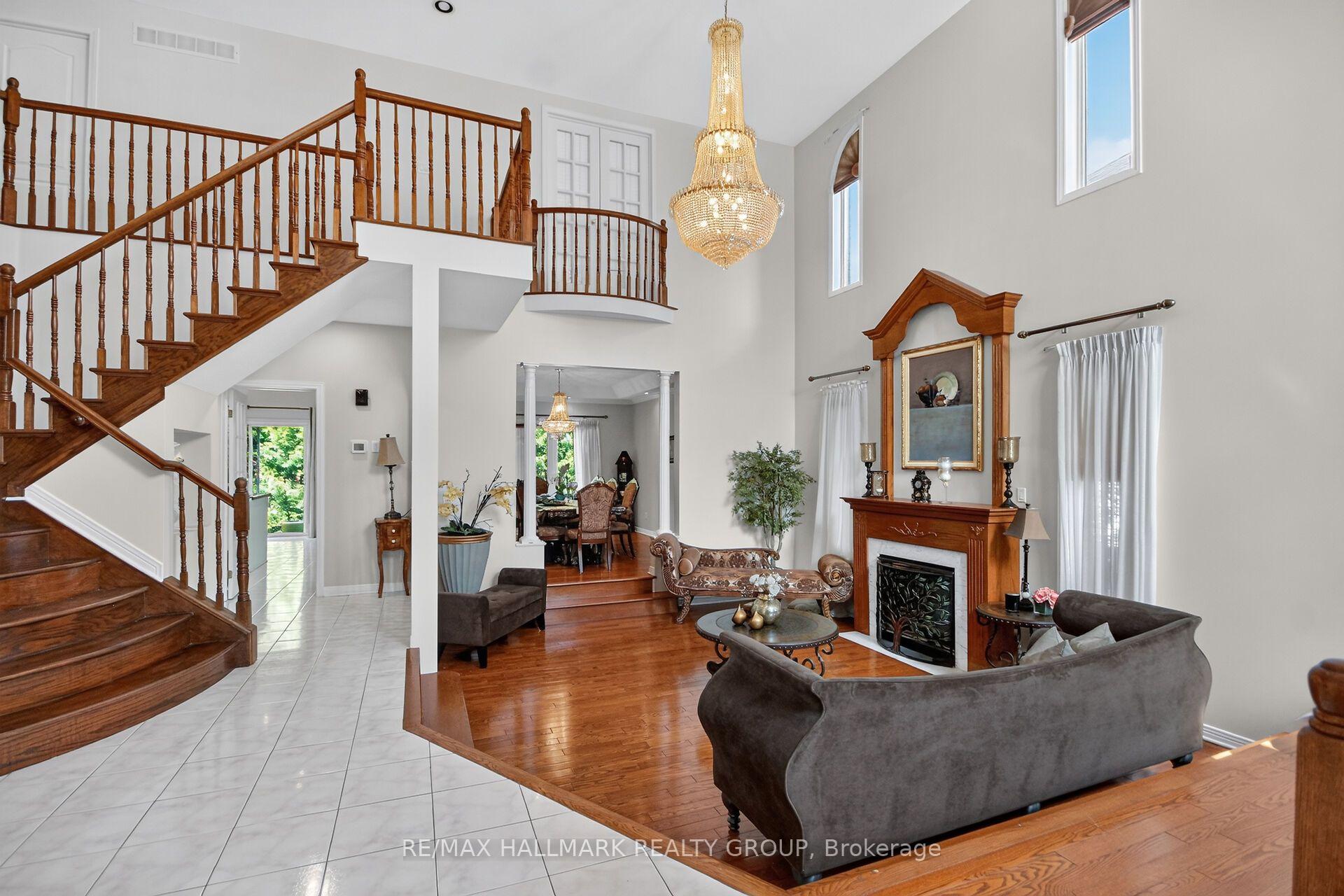 Photo 6 of 11 Taj Court, Ottawa, Hunt Club Park — HOMEH