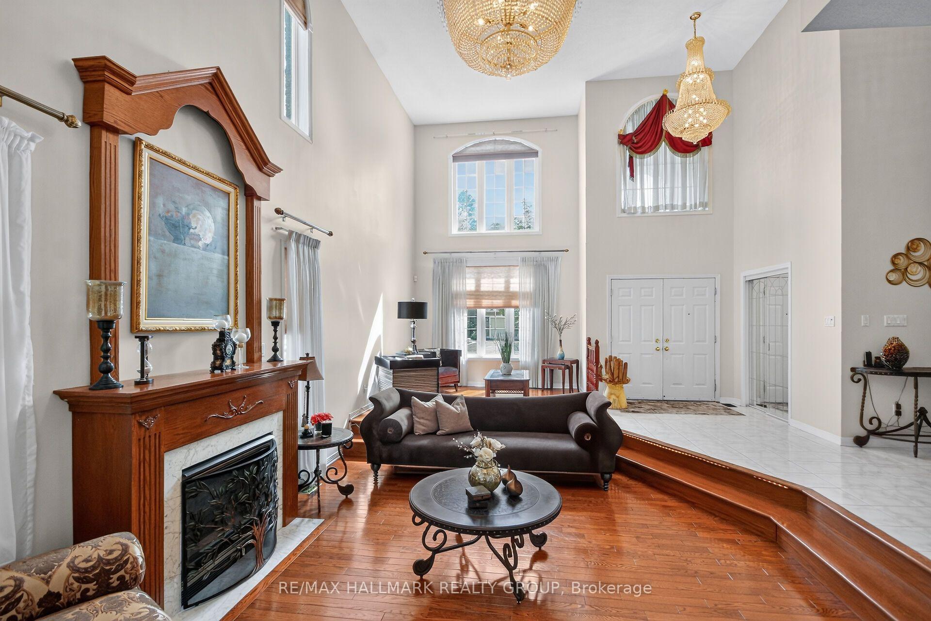Photo 7 of 11 Taj Court, Ottawa, Hunt Club Park — HOMEH