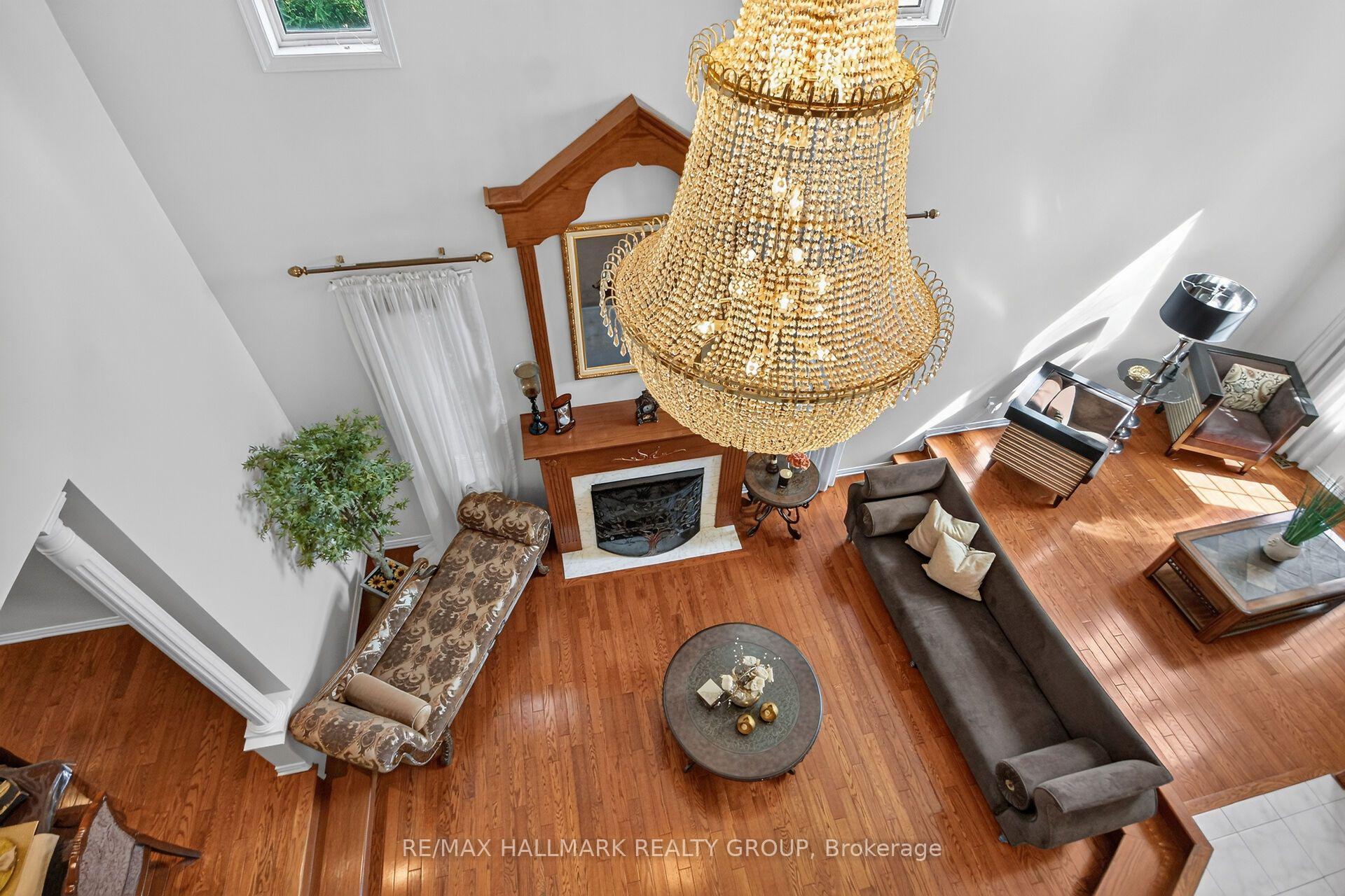 Photo 8 of 11 Taj Court, Ottawa, Hunt Club Park — HOMEH
