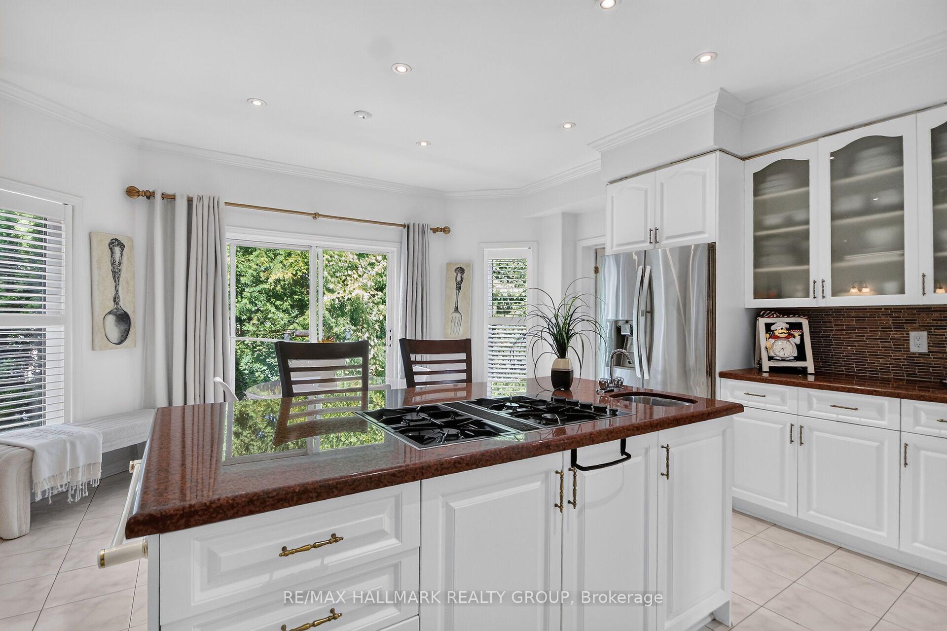 Photo 12 of 11 Taj Court, Ottawa, Hunt Club Park — HOMEH
