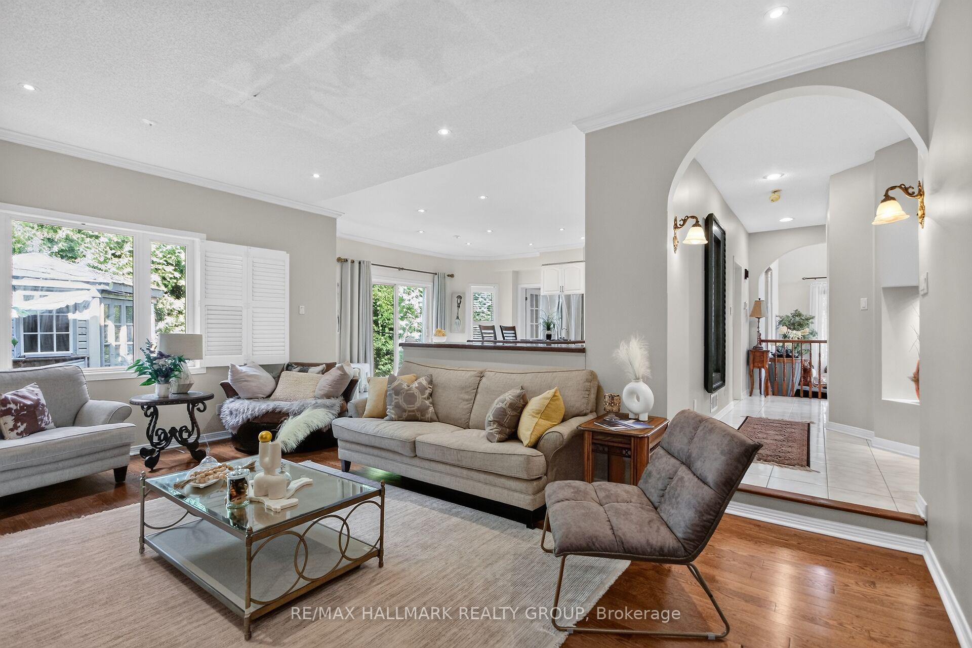 Photo 21 of 11 Taj Court, Ottawa, Hunt Club Park — HOMEH