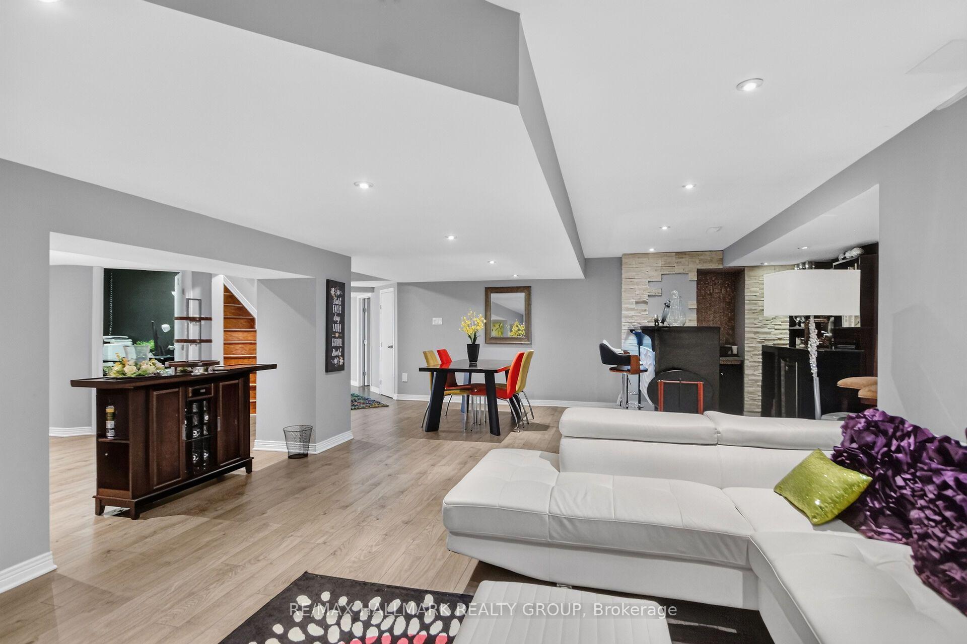 Photo 43 of 11 Taj Court, Ottawa, Hunt Club Park — HOMEH