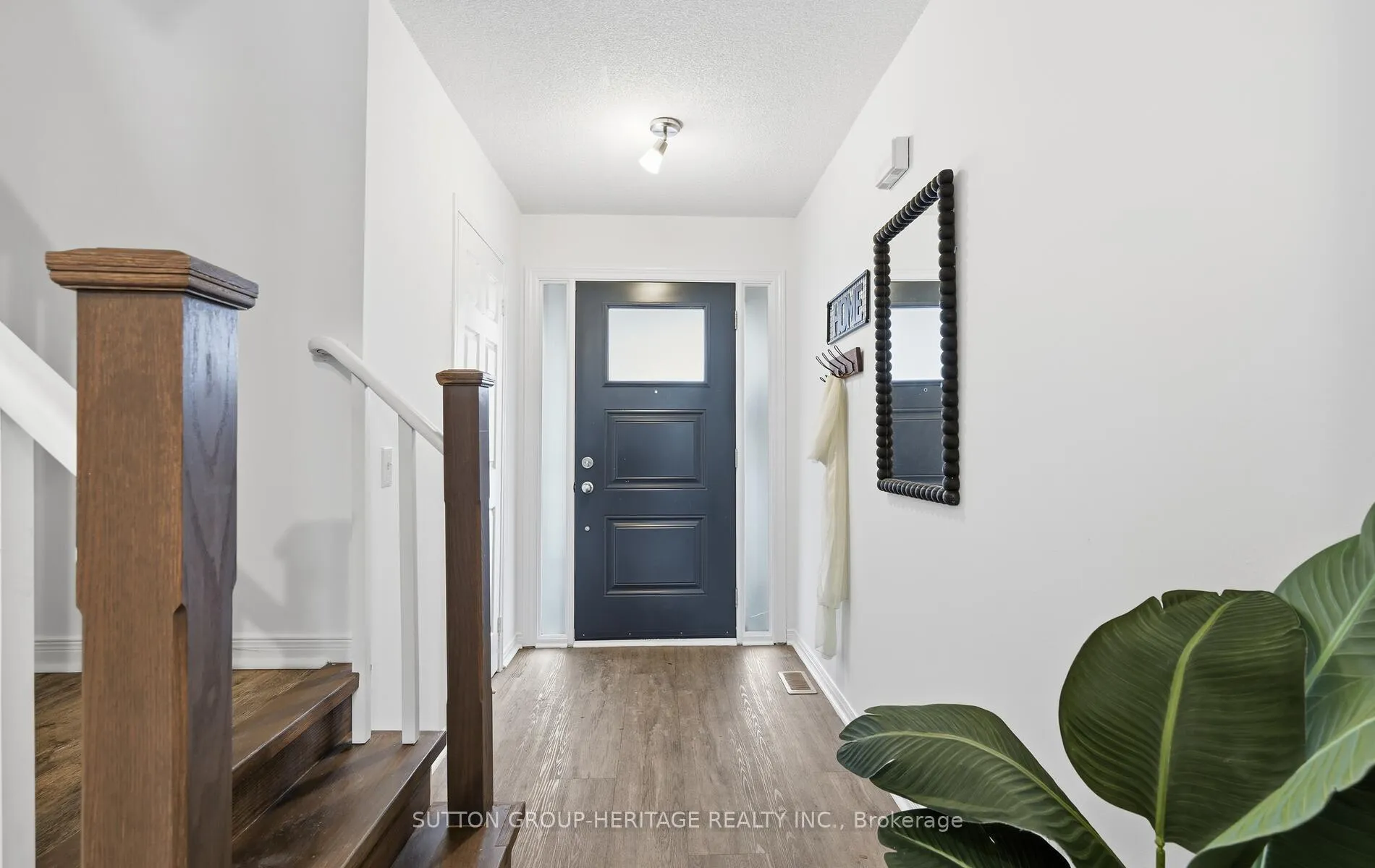 Photo 4 of 26 Wheler Court, Uxbridge — HOMEH