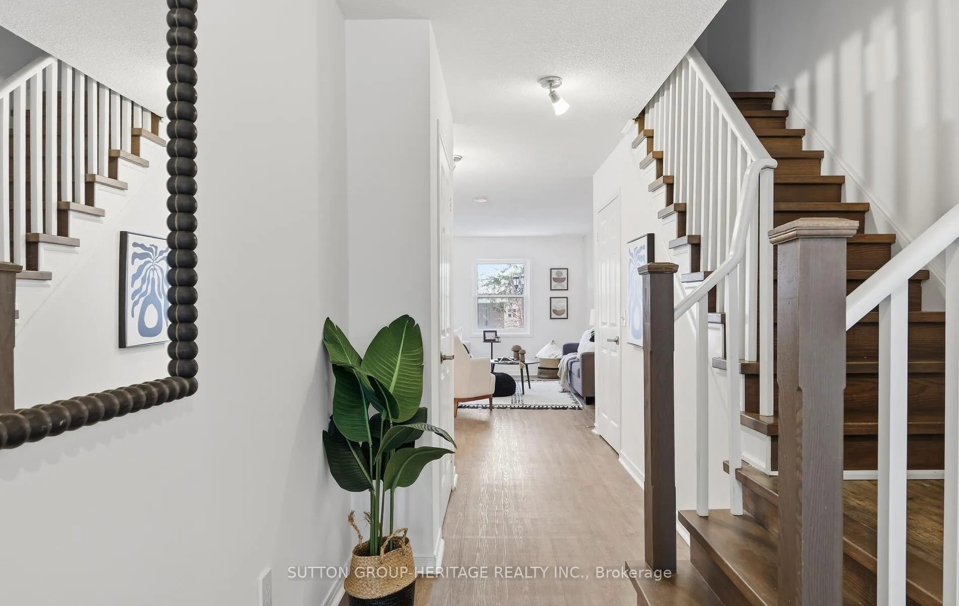 Photo 5 of 26 Wheler Court, Uxbridge — HOMEH