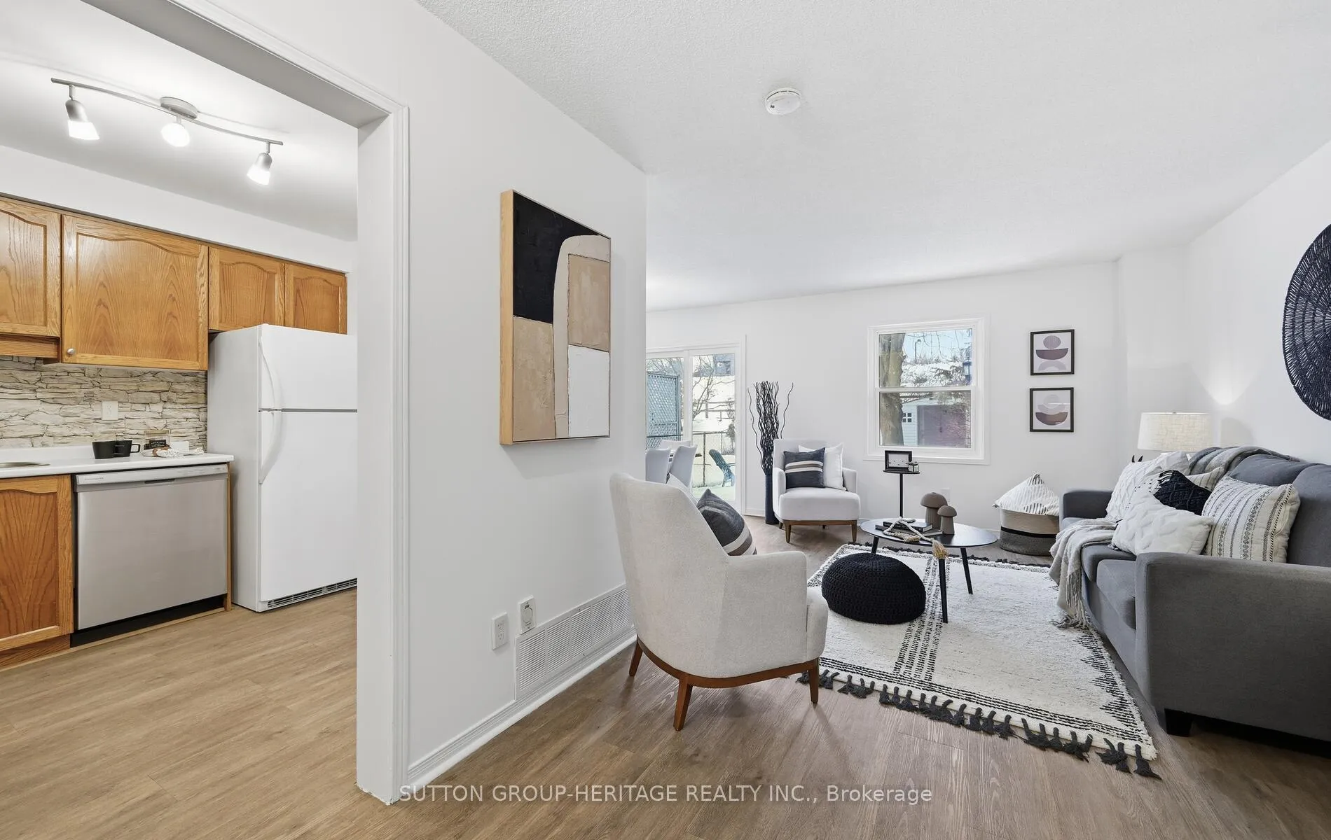 Photo 6 of 26 Wheler Court, Uxbridge — HOMEH