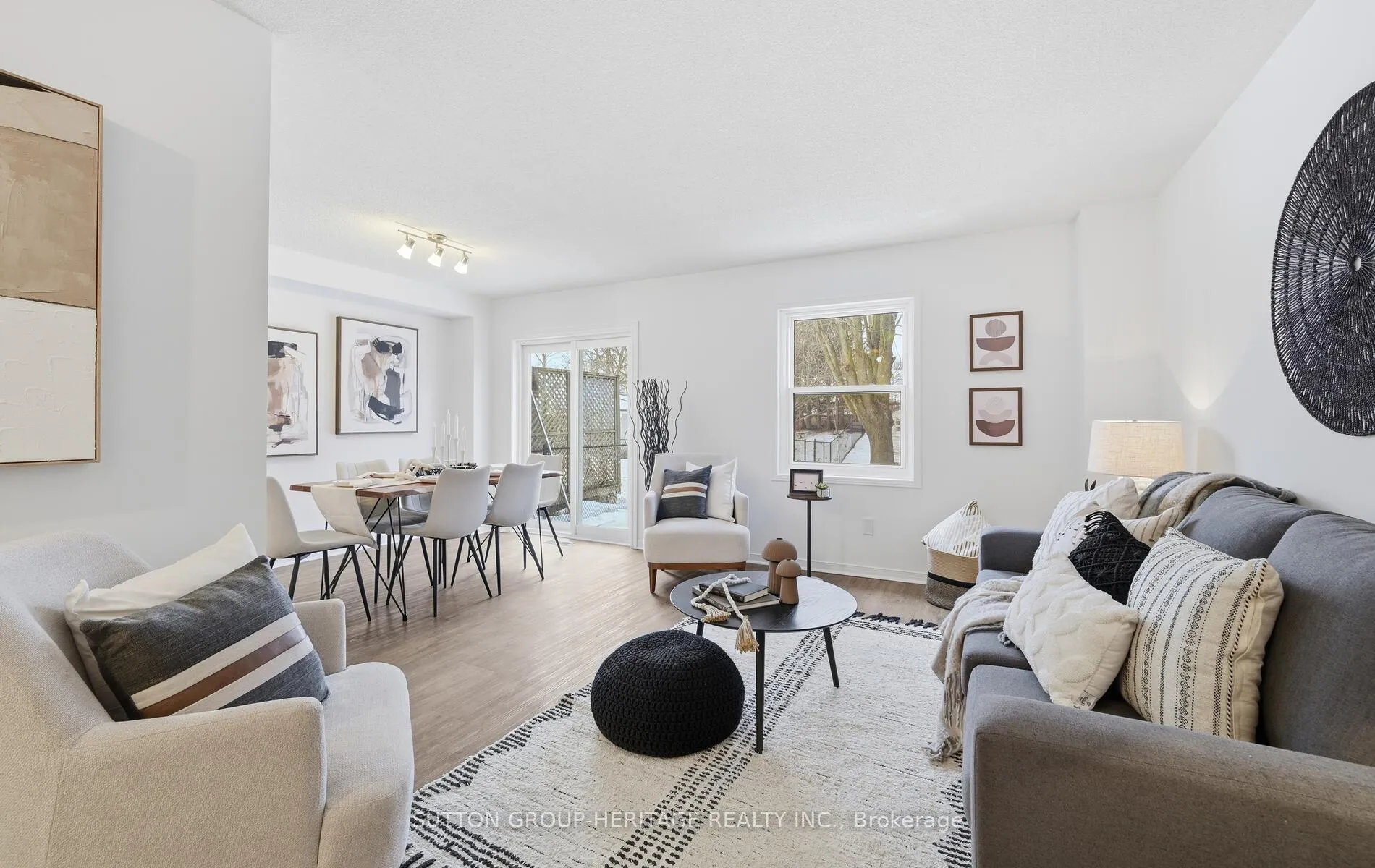 Photo 7 of 26 Wheler Court, Uxbridge — HOMEH