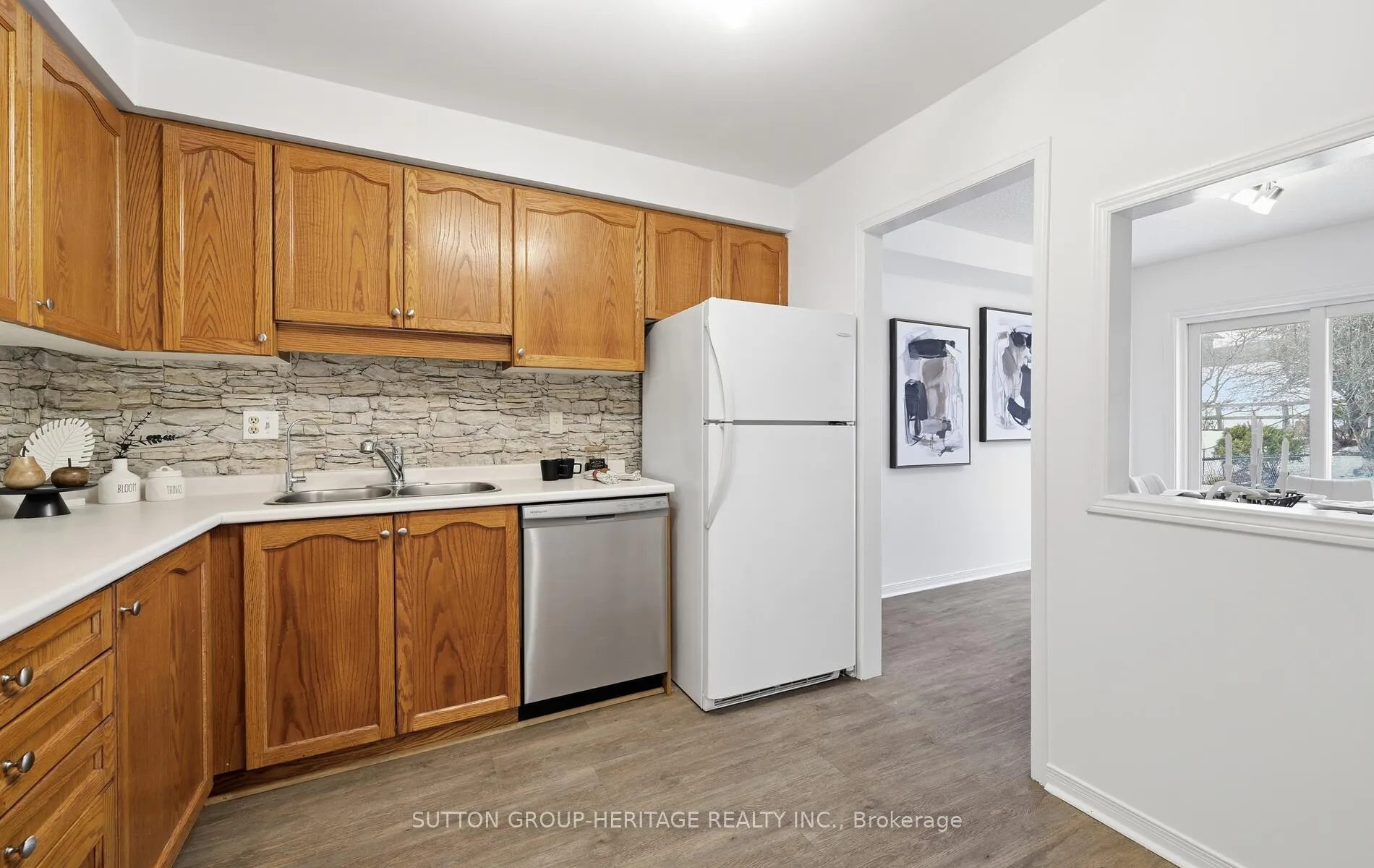 Photo 15 of 26 Wheler Court, Uxbridge — HOMEH