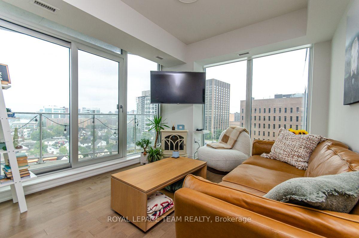 Photo 9 of Unit 901, 805 Carling Avenue, Ottawa, West Centre Town — HOMEH