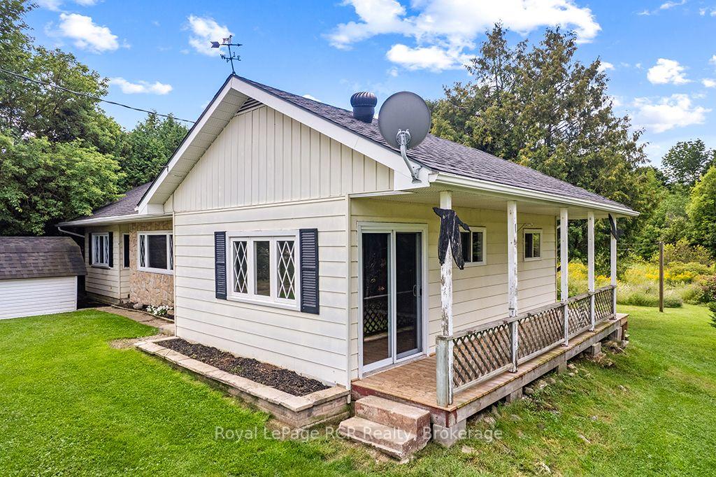 Photo 2 of 777014 10 Highway, Chatsworth — HOMEH