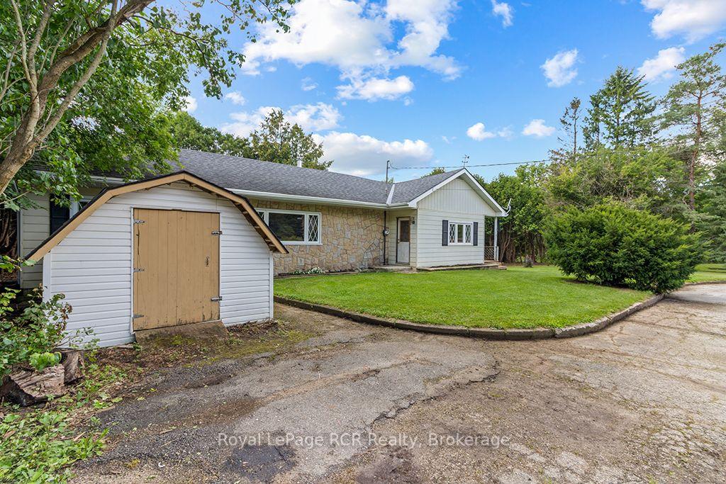 Photo 3 of 777014 10 Highway, Chatsworth — HOMEH