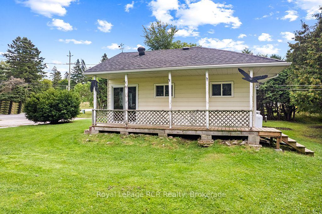 Photo 11 of 777014 10 Highway, Chatsworth — HOMEH