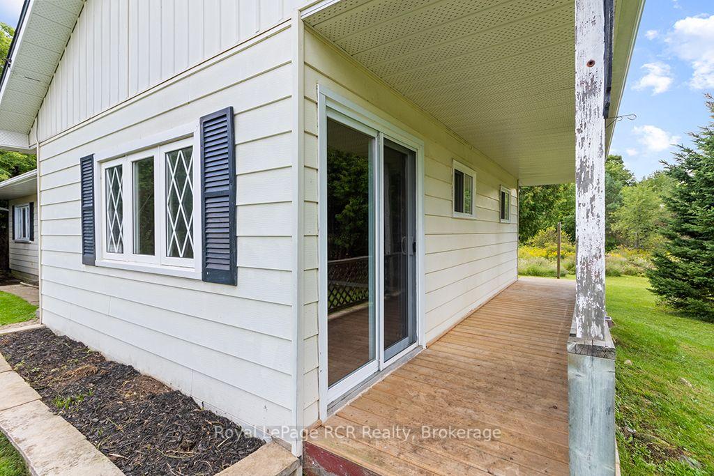 Photo 12 of 777014 10 Highway, Chatsworth — HOMEH