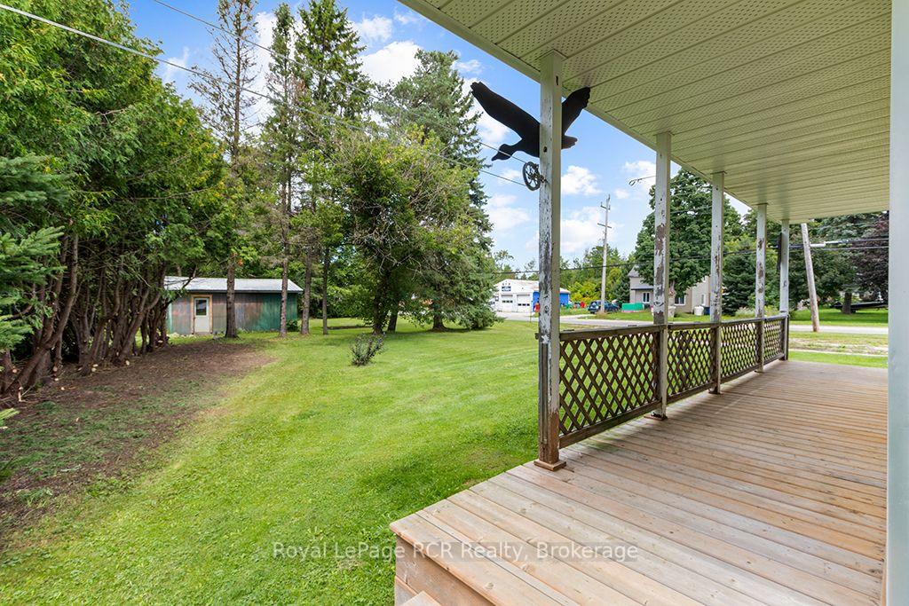 Photo 13 of 777014 10 Highway, Chatsworth — HOMEH