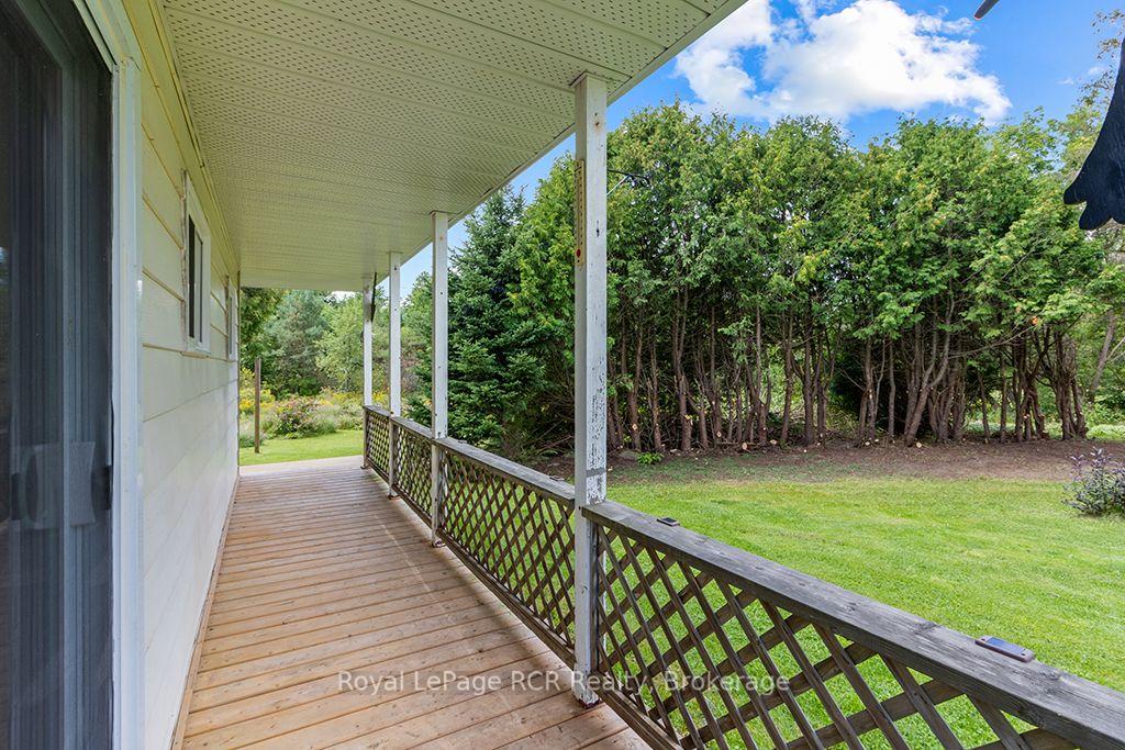 Photo 14 of 777014 10 Highway, Chatsworth — HOMEH
